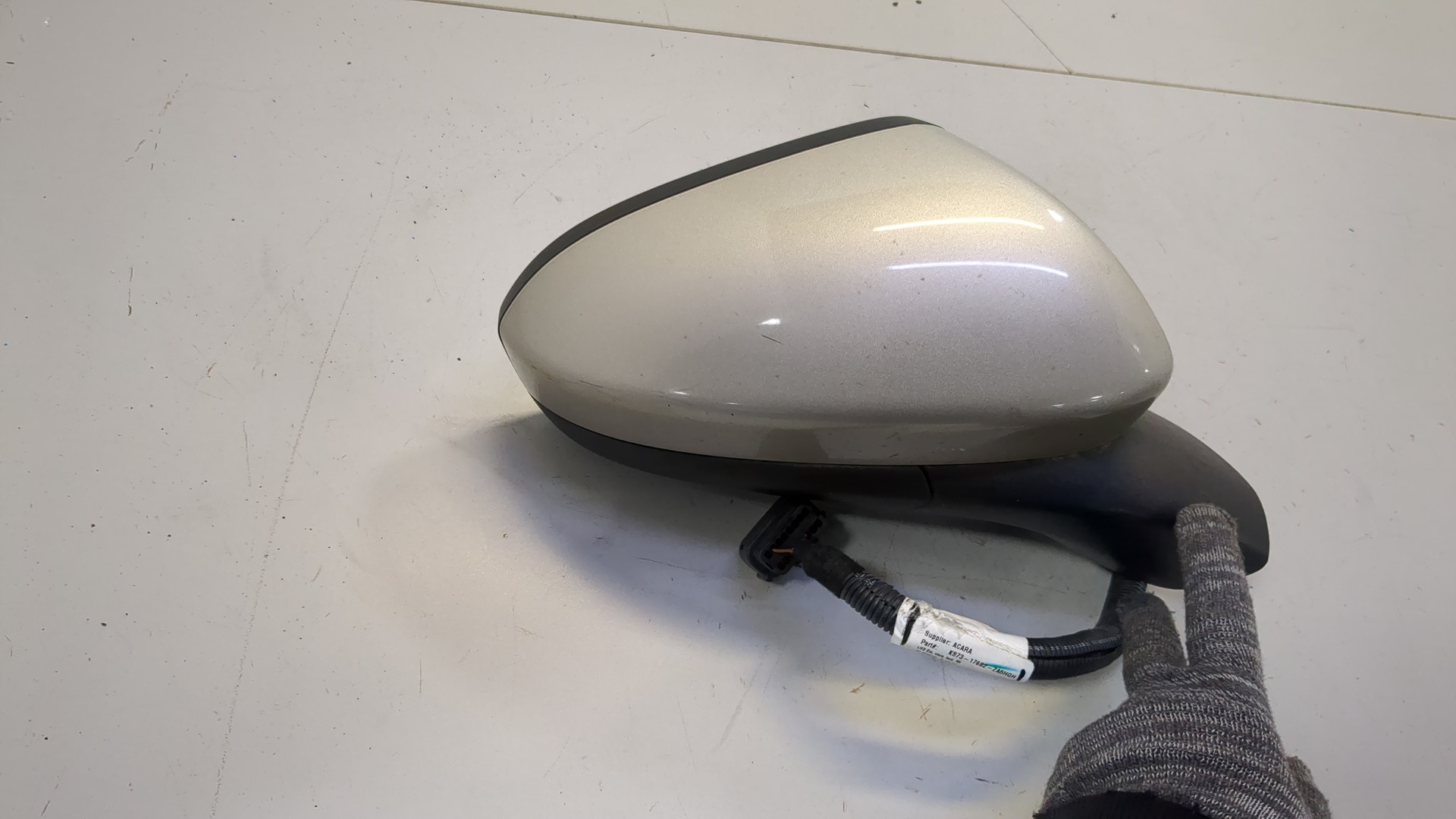 Зеркало правое электрическое