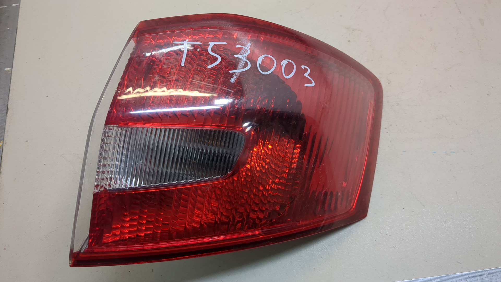 Фонарь задний правый