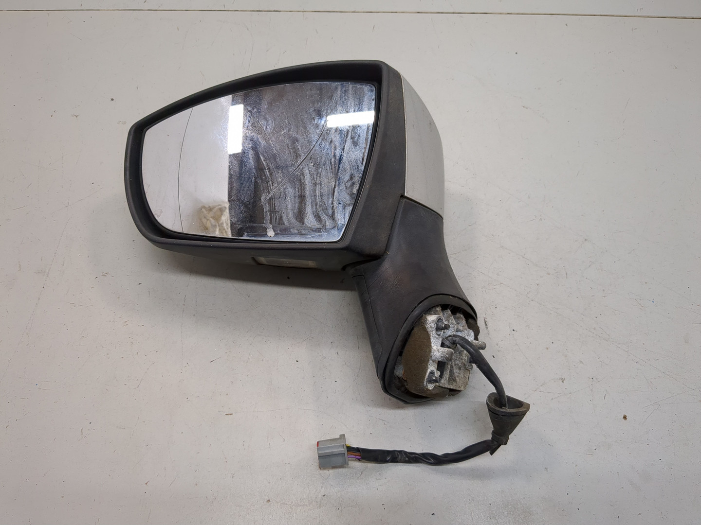 Зеркало левое электрическое