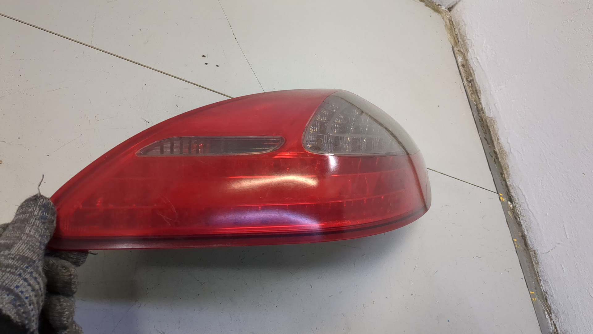 Фонарь задний правый