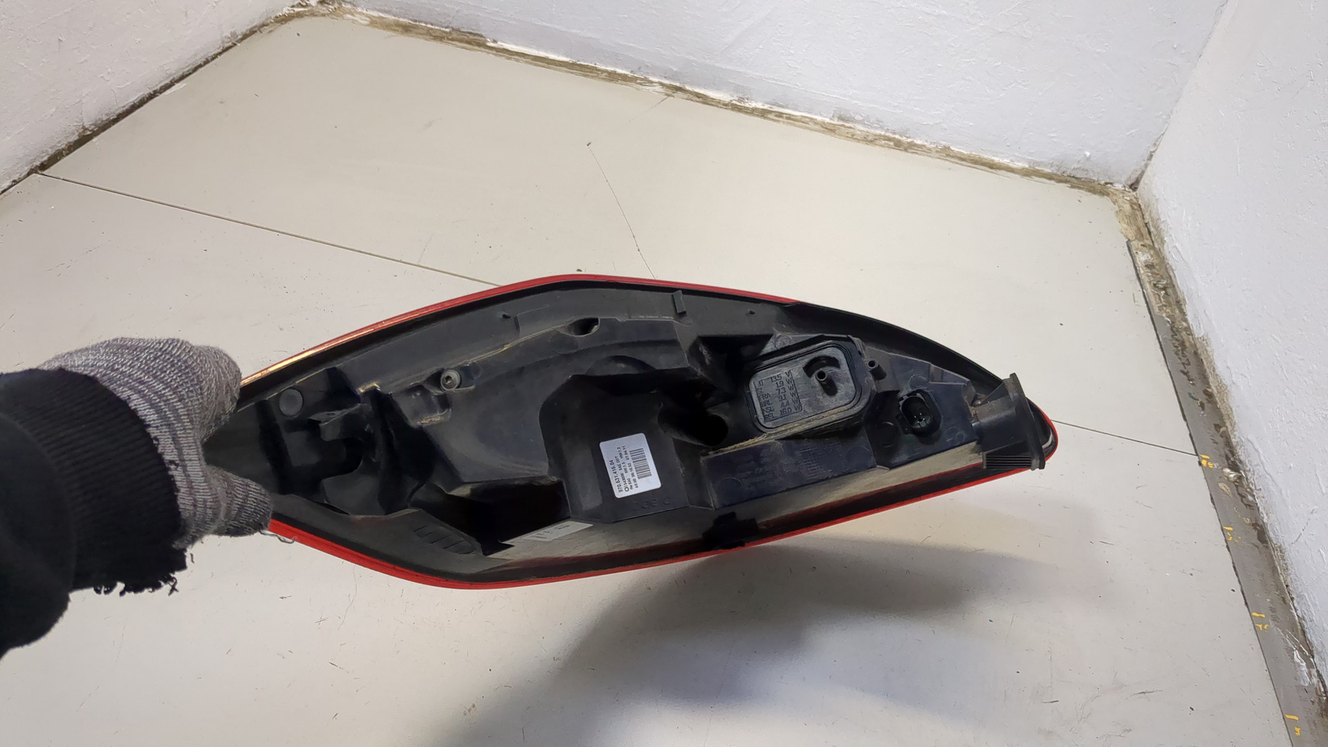 Фонарь задний правый