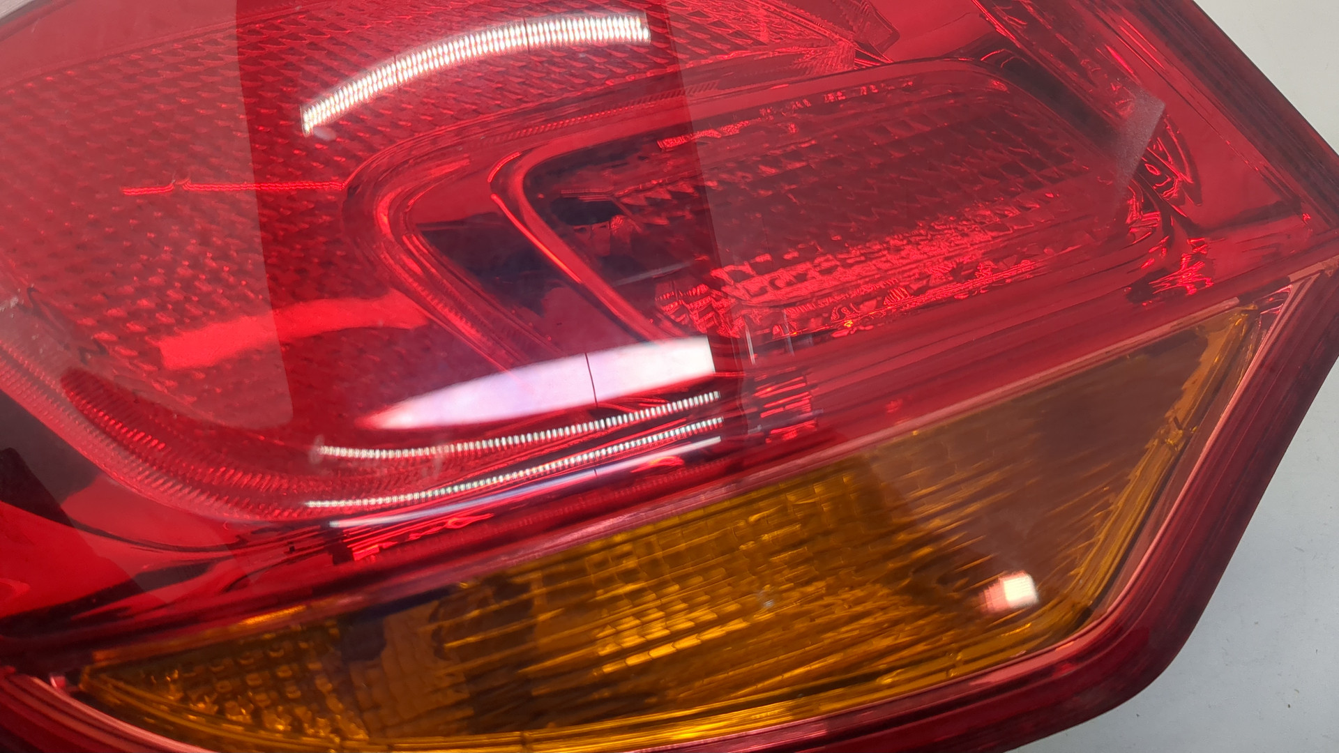 Фонарь задний левый