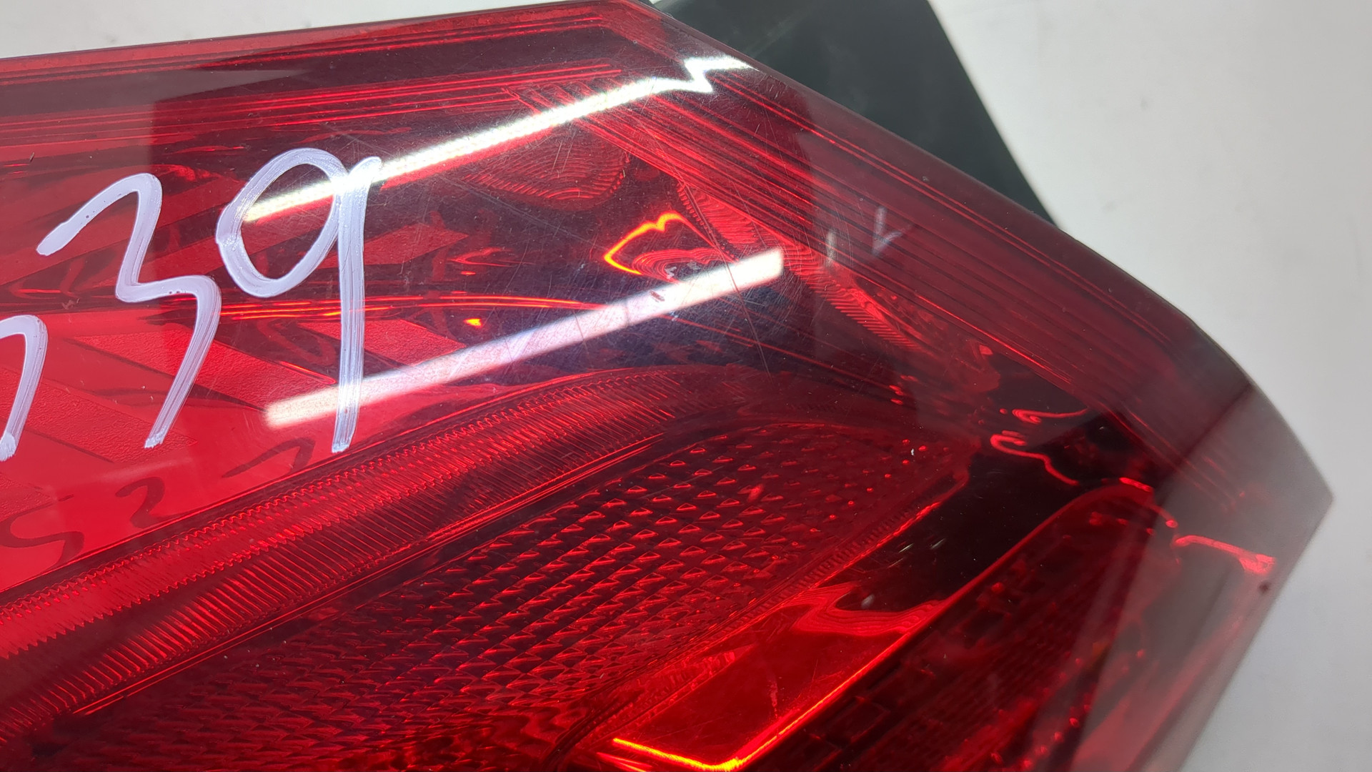 Фонарь задний левый