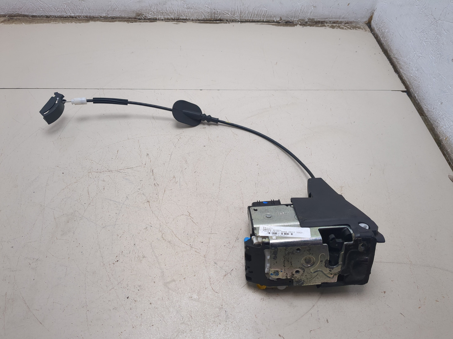 Замок двери задней правой