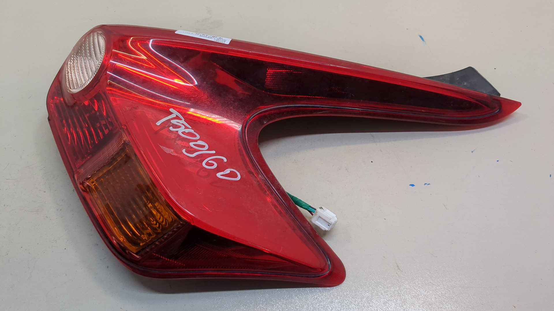 Фонарь задний правый