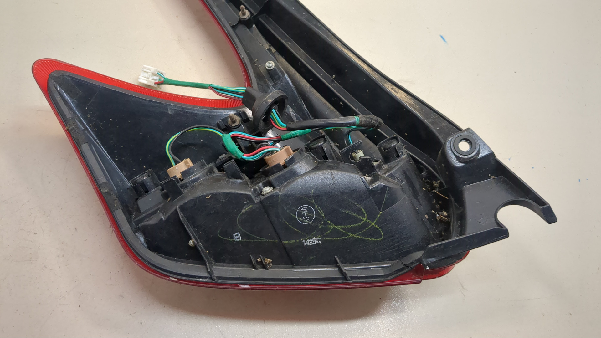 Фонарь задний правый