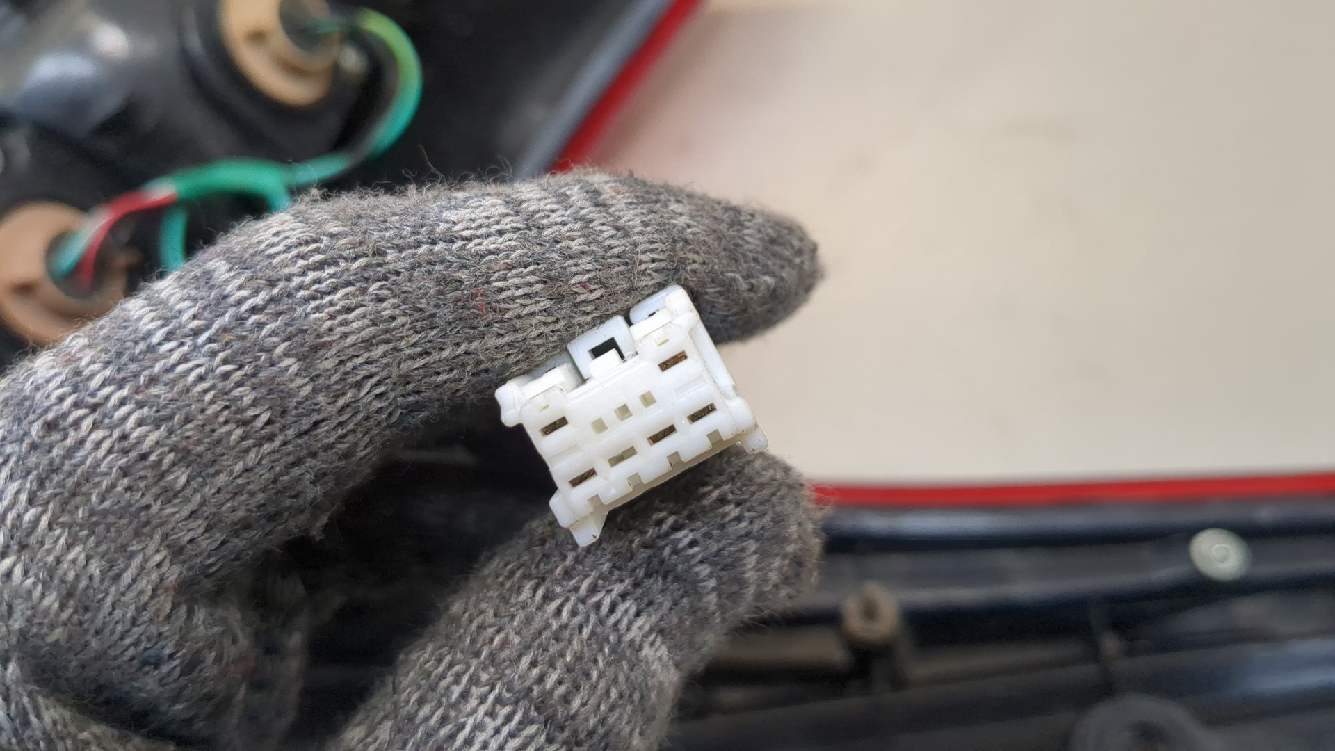 Фонарь задний правый