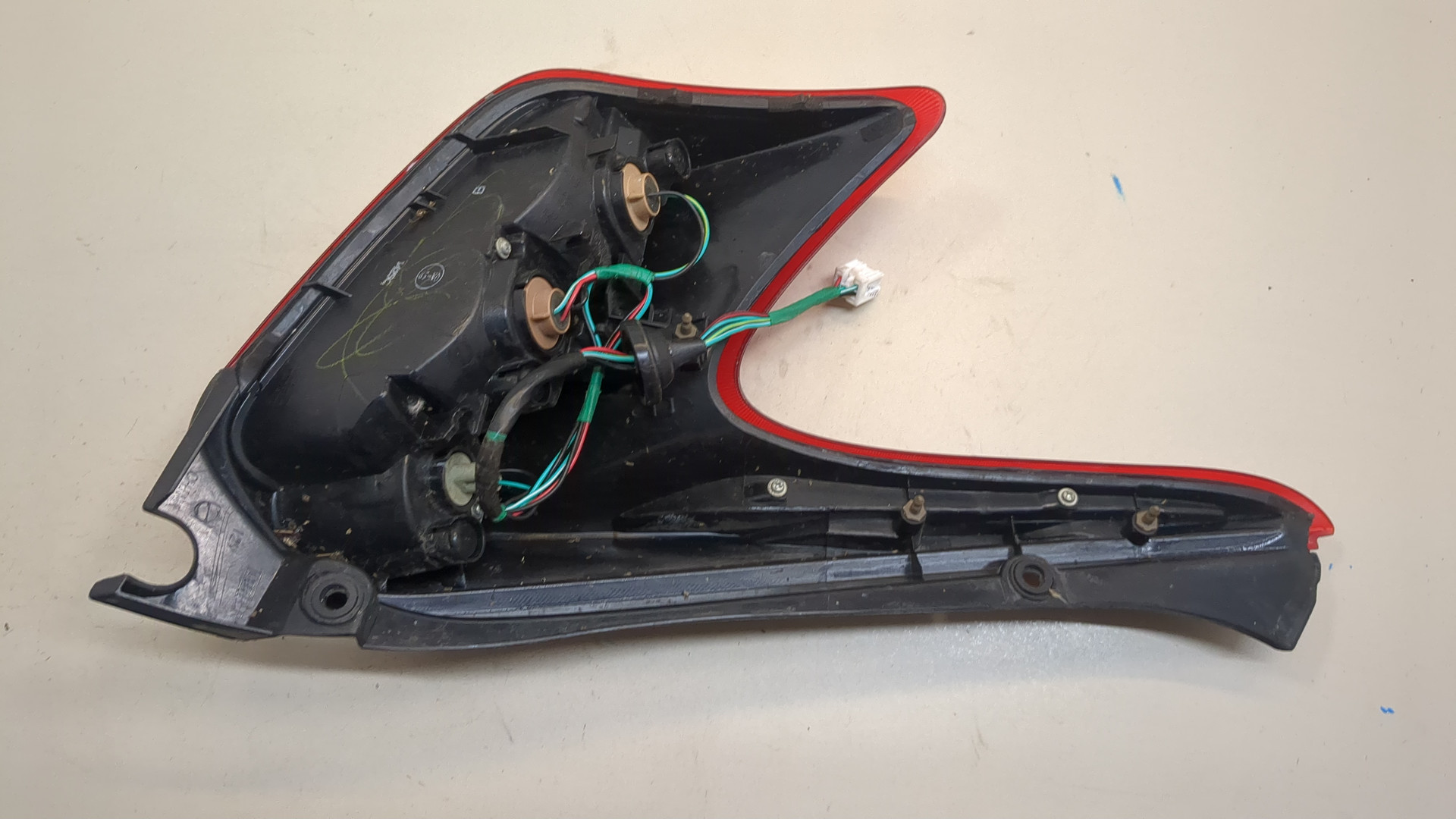 Фонарь задний правый