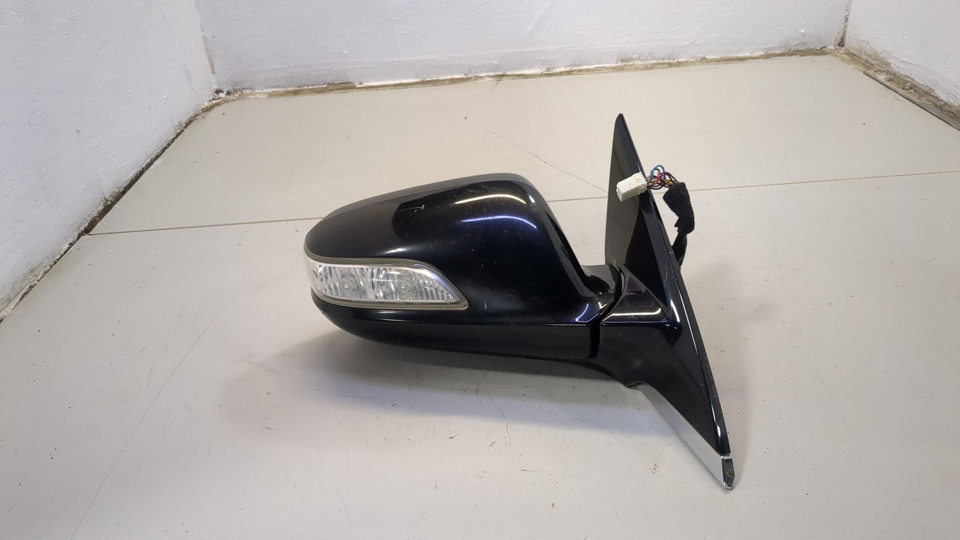 Зеркало правое электрическое