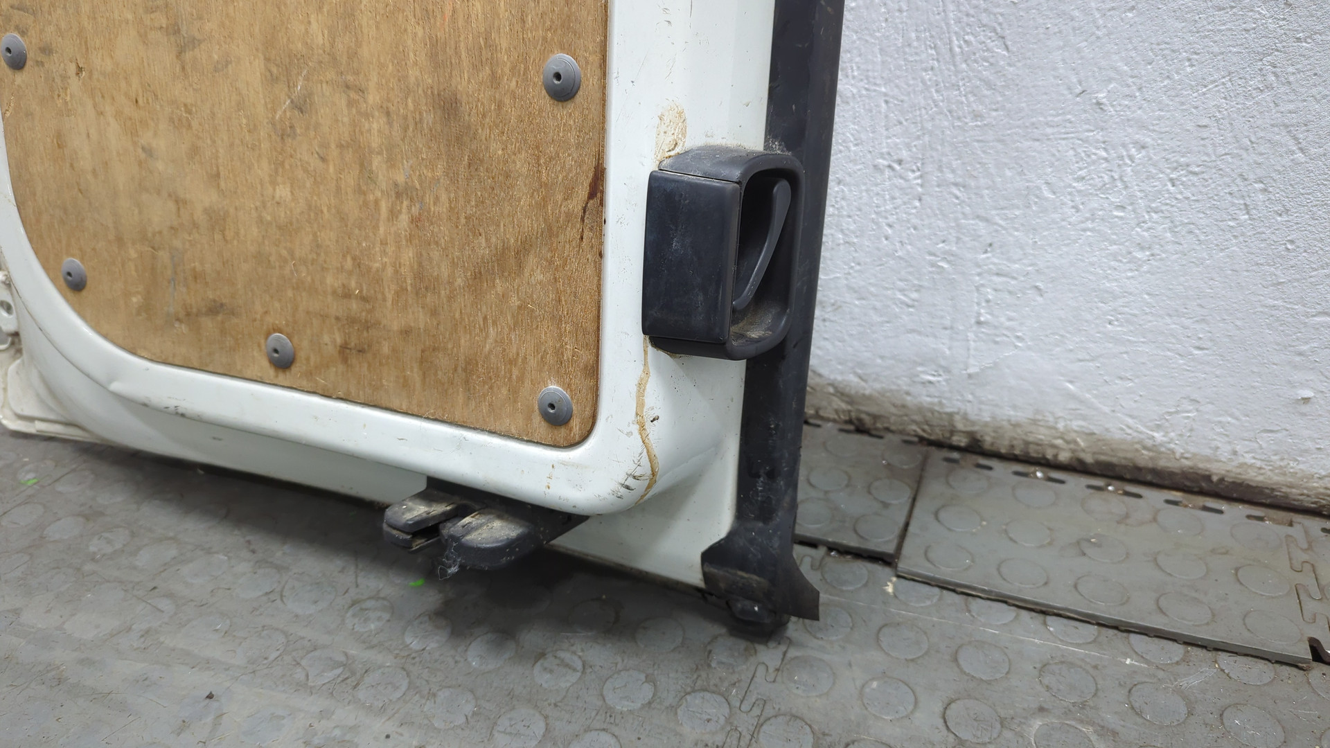 Дверь багажника правая