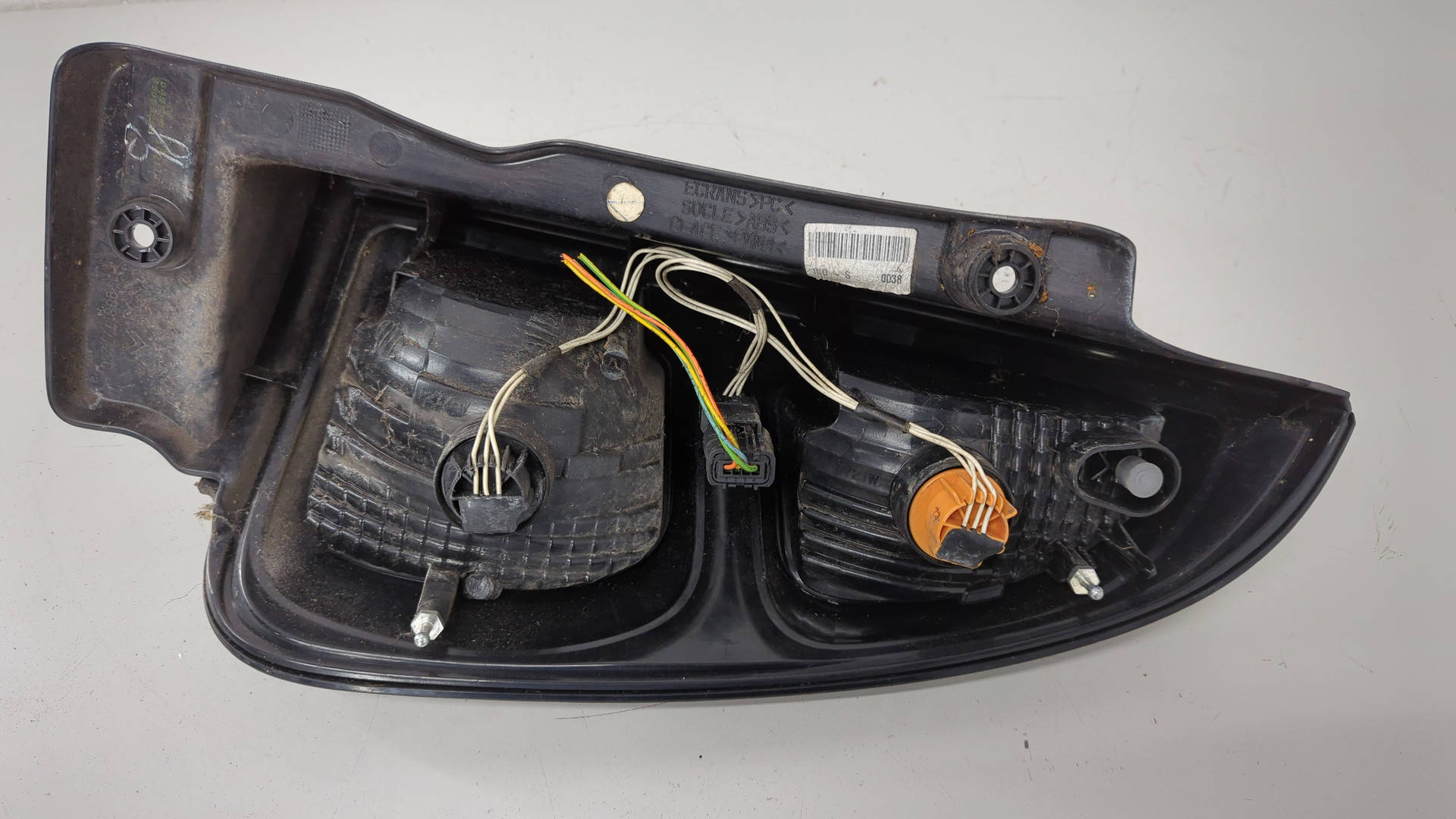 Фонарь задний левый