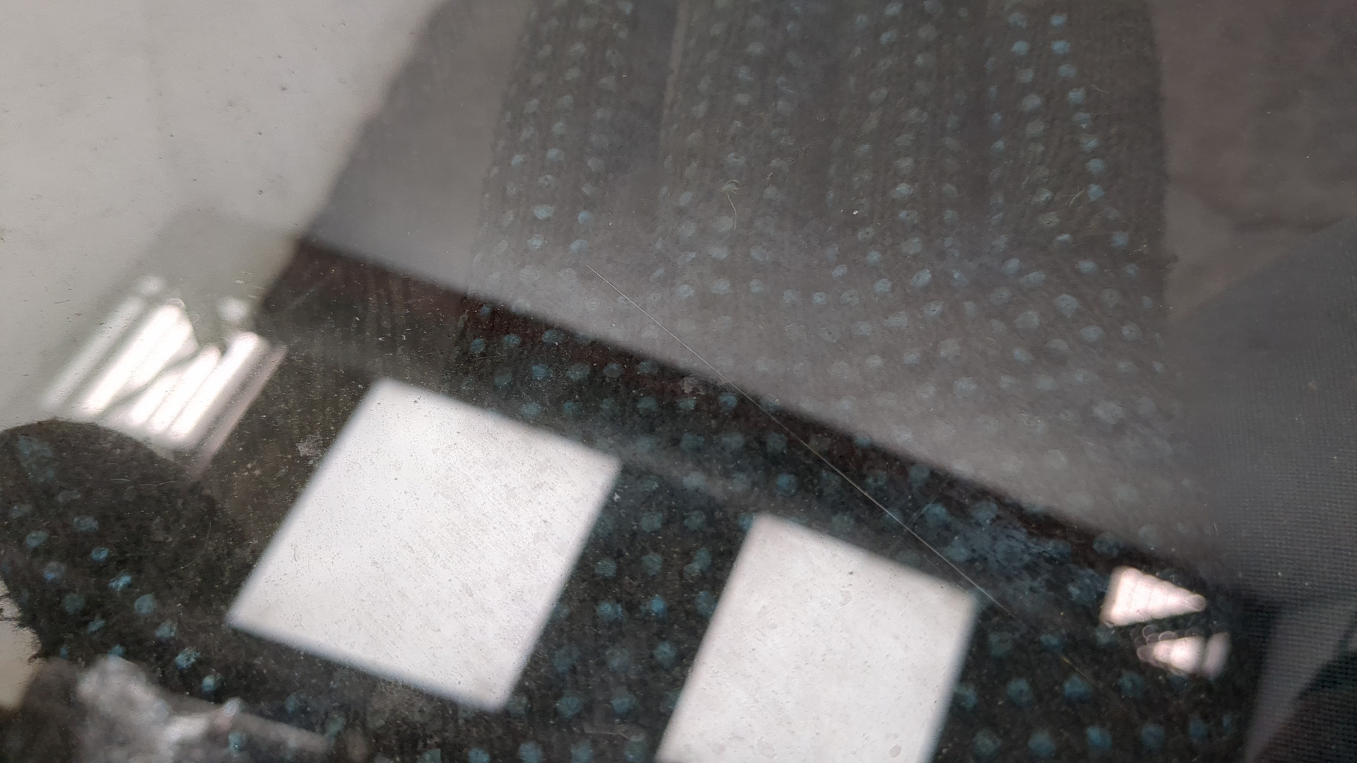 Стекло двери передней правой