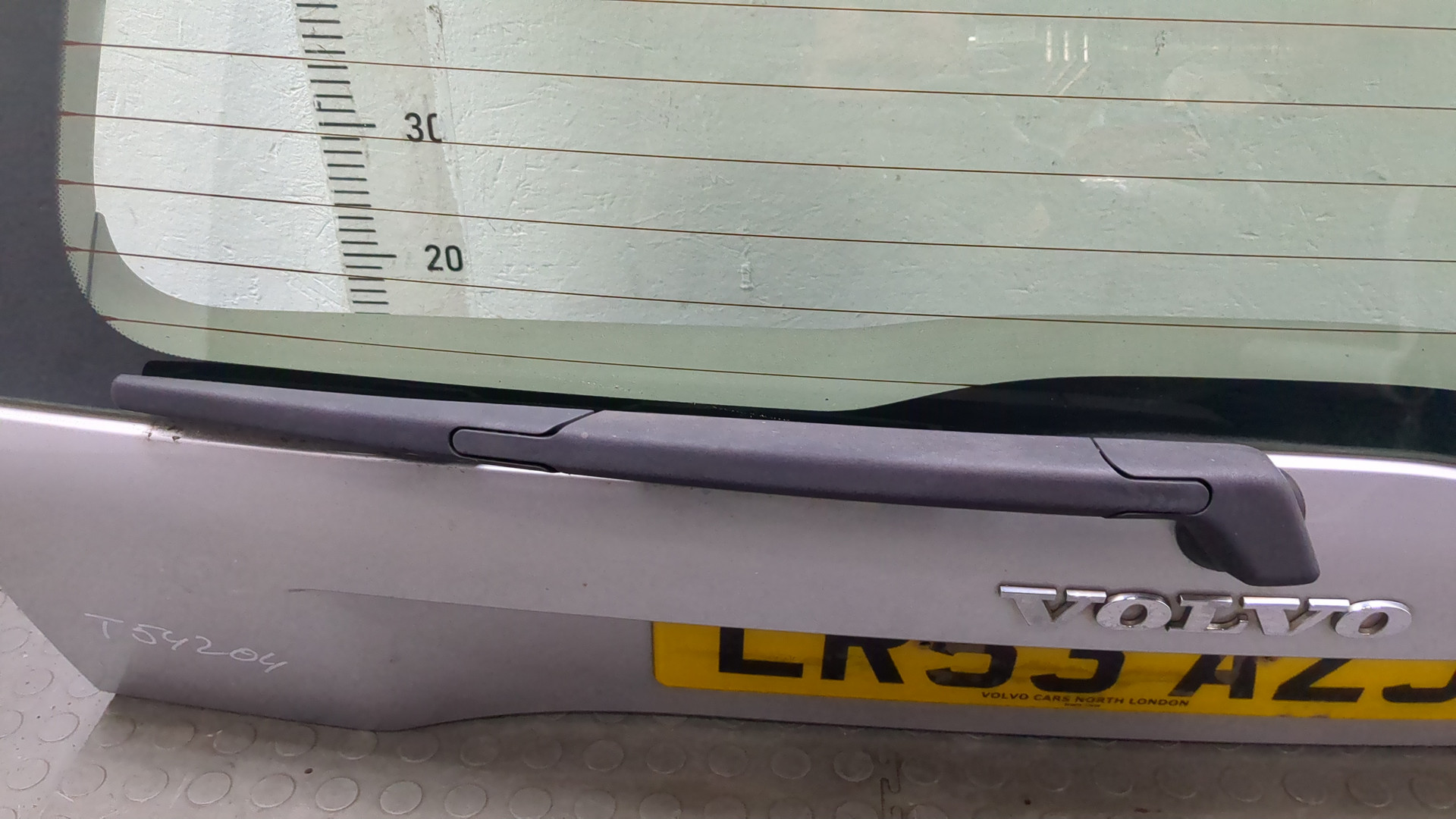 Дверь багажника