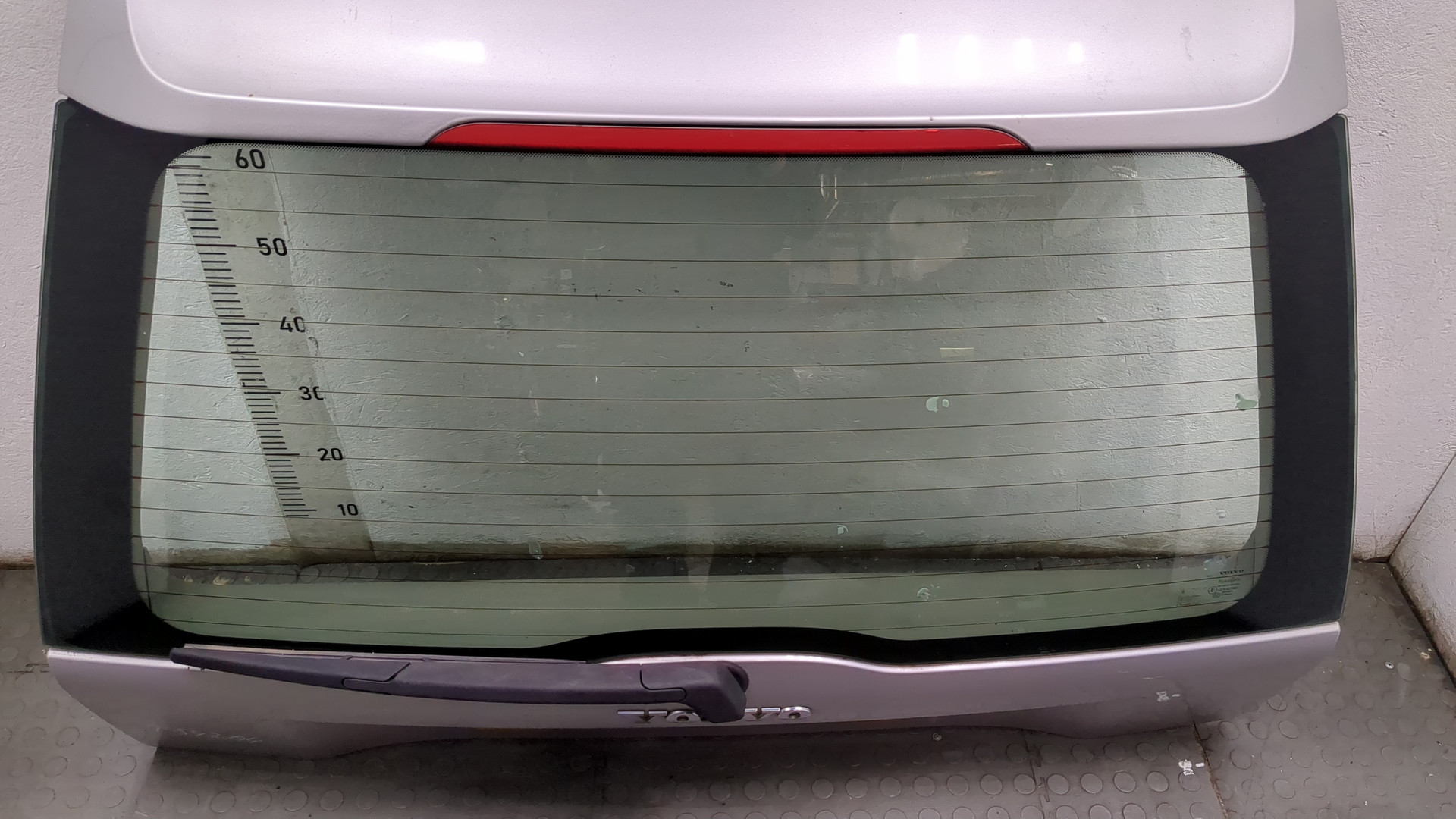 Дверь багажника