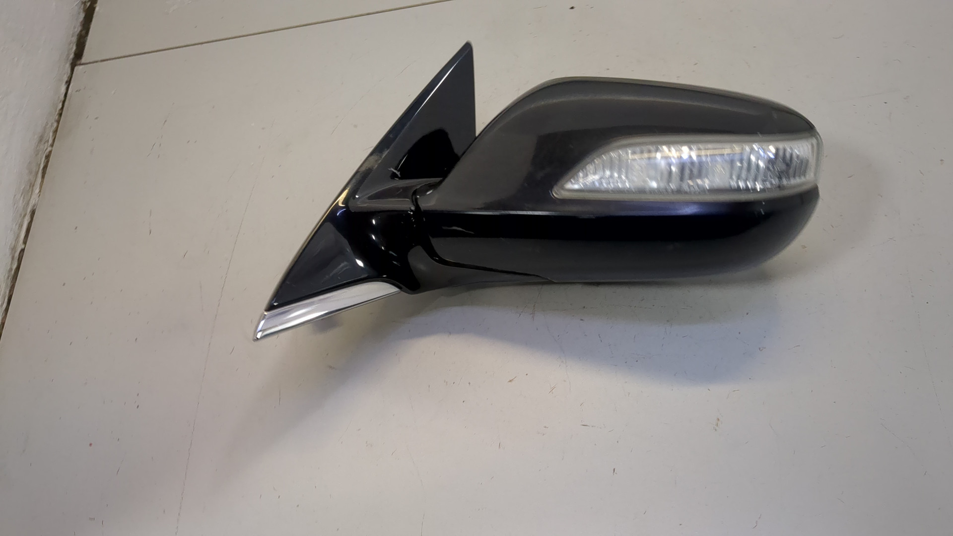 Зеркало левое электрическое