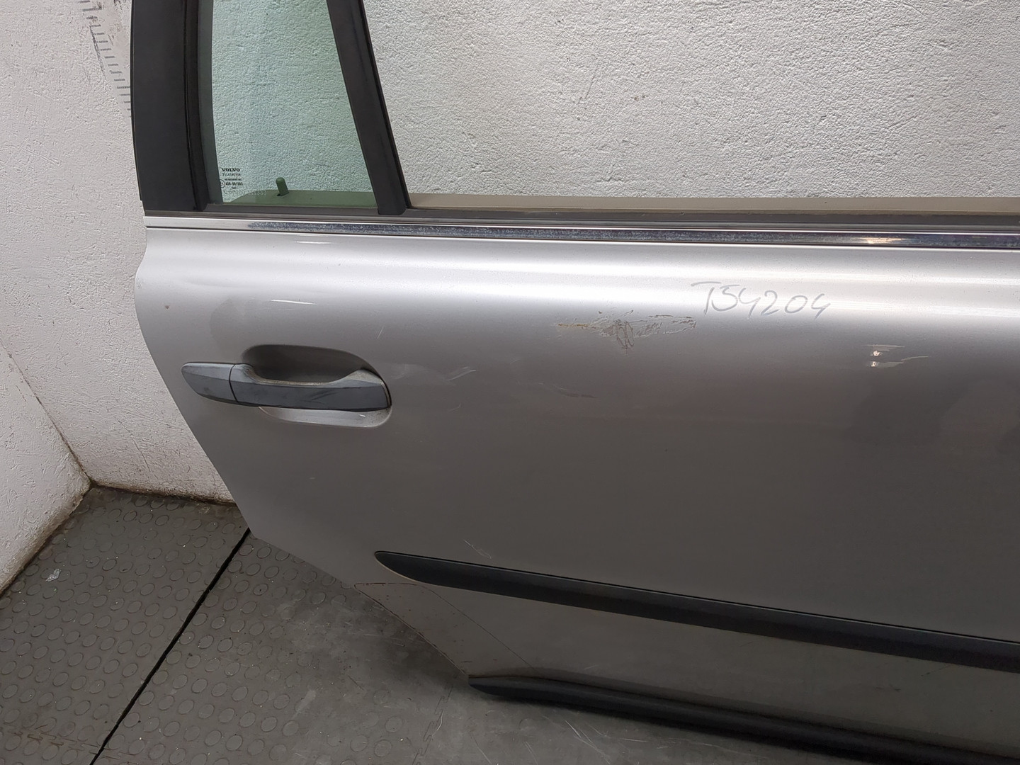 Дверь задняя правая