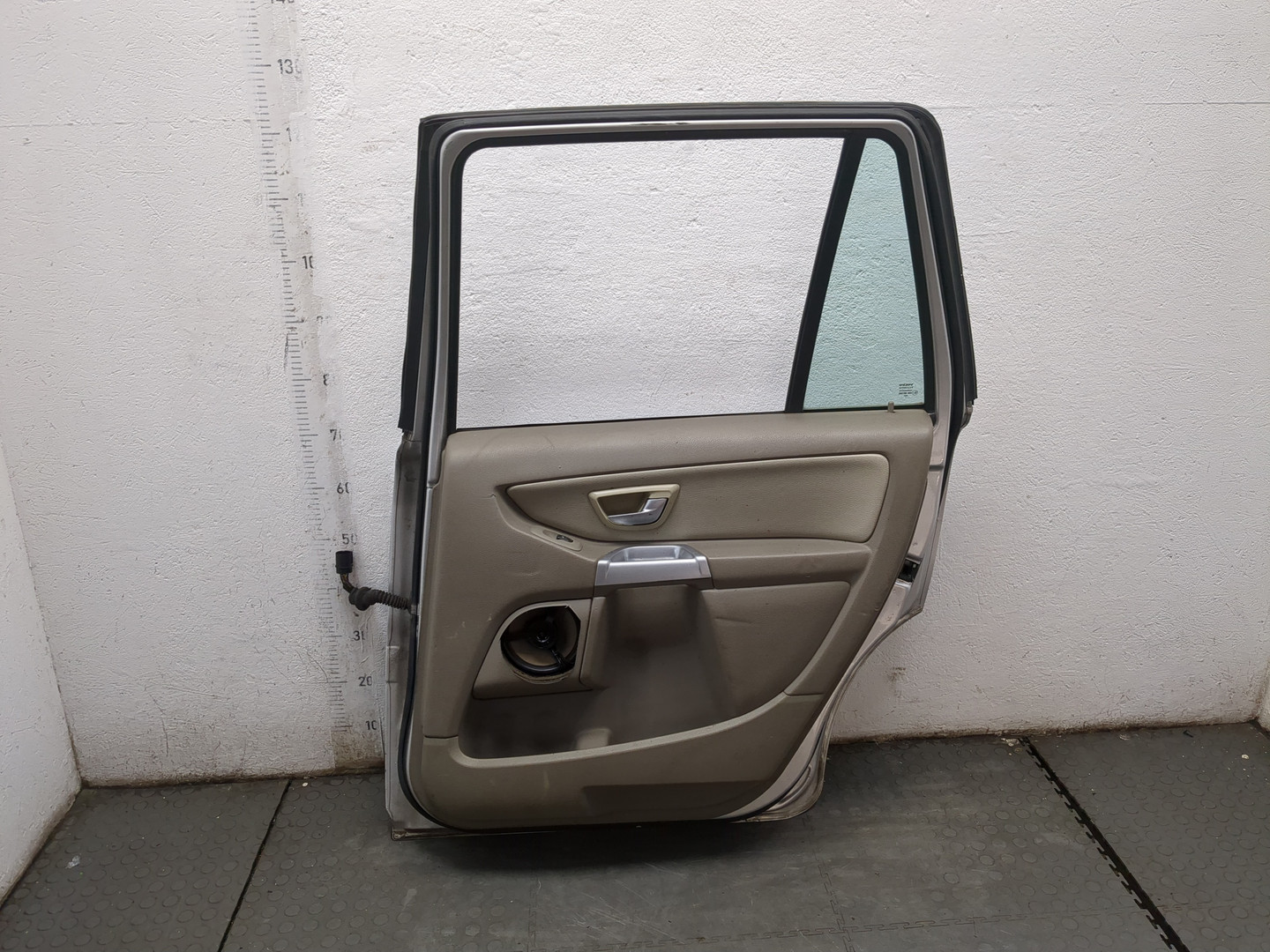 Дверь задняя правая