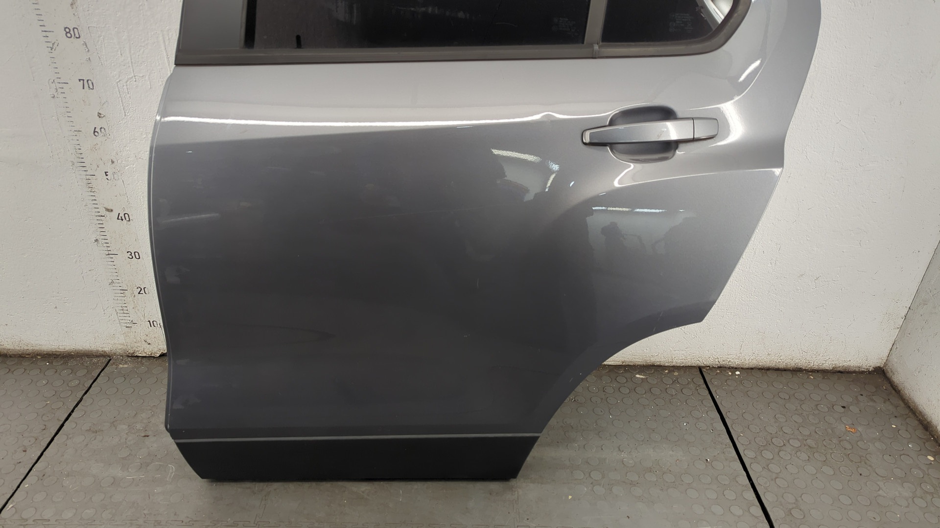 Дверь задняя левая