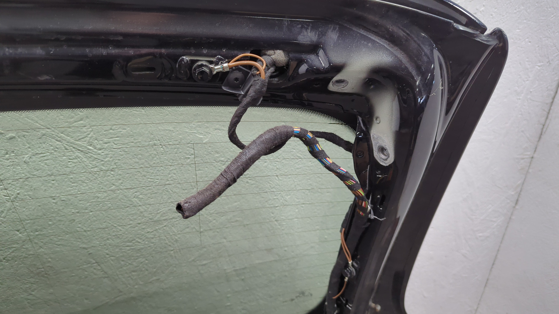 Дверь багажника