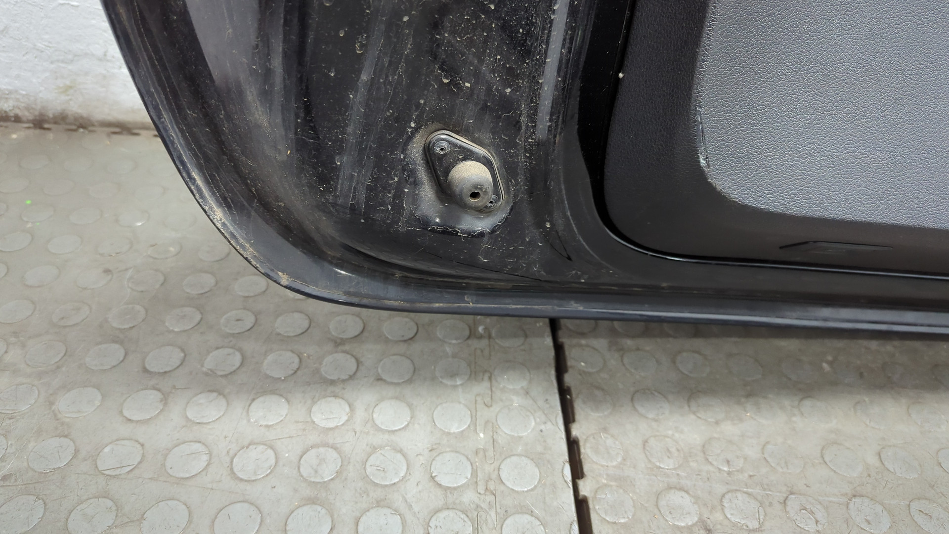 Дверь багажника