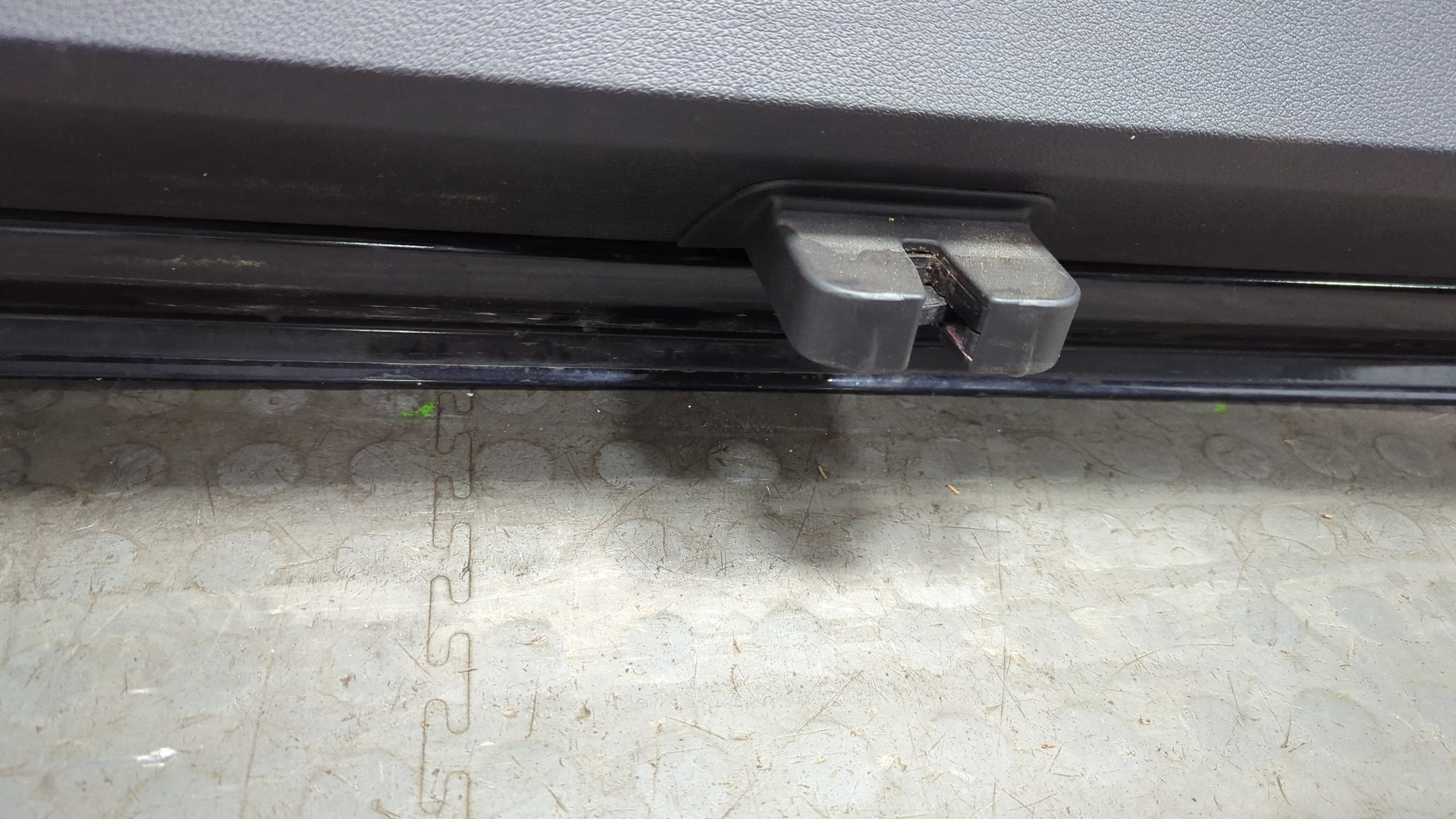 Дверь багажника