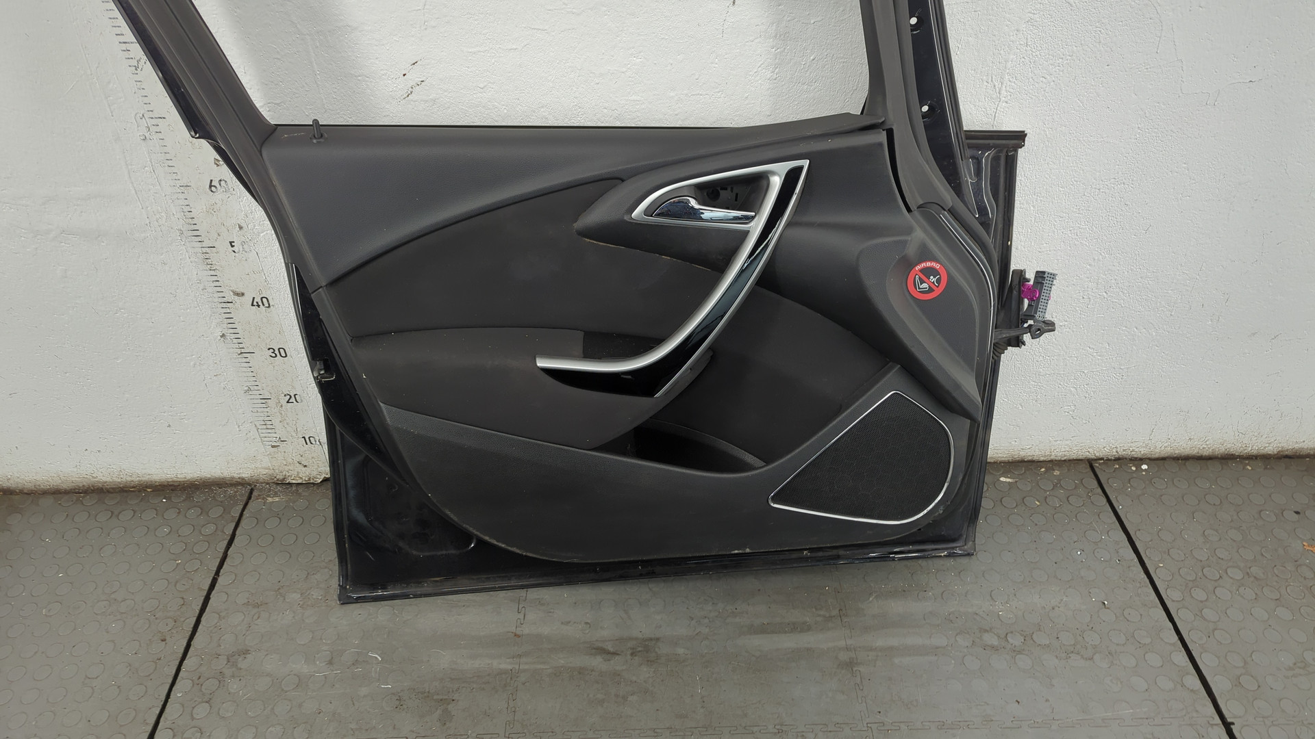 Дверь передняя левая