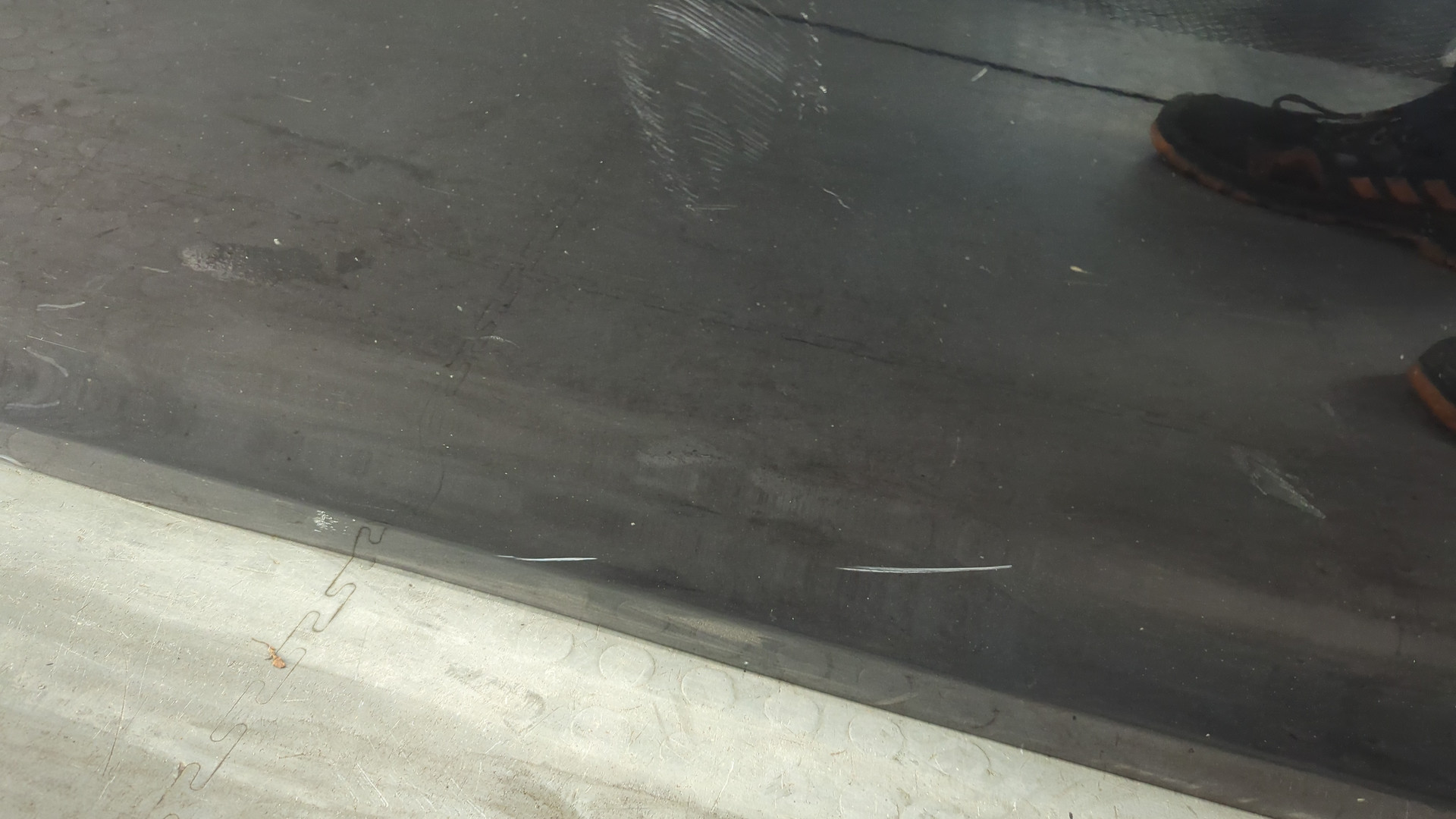 Дверь передняя левая