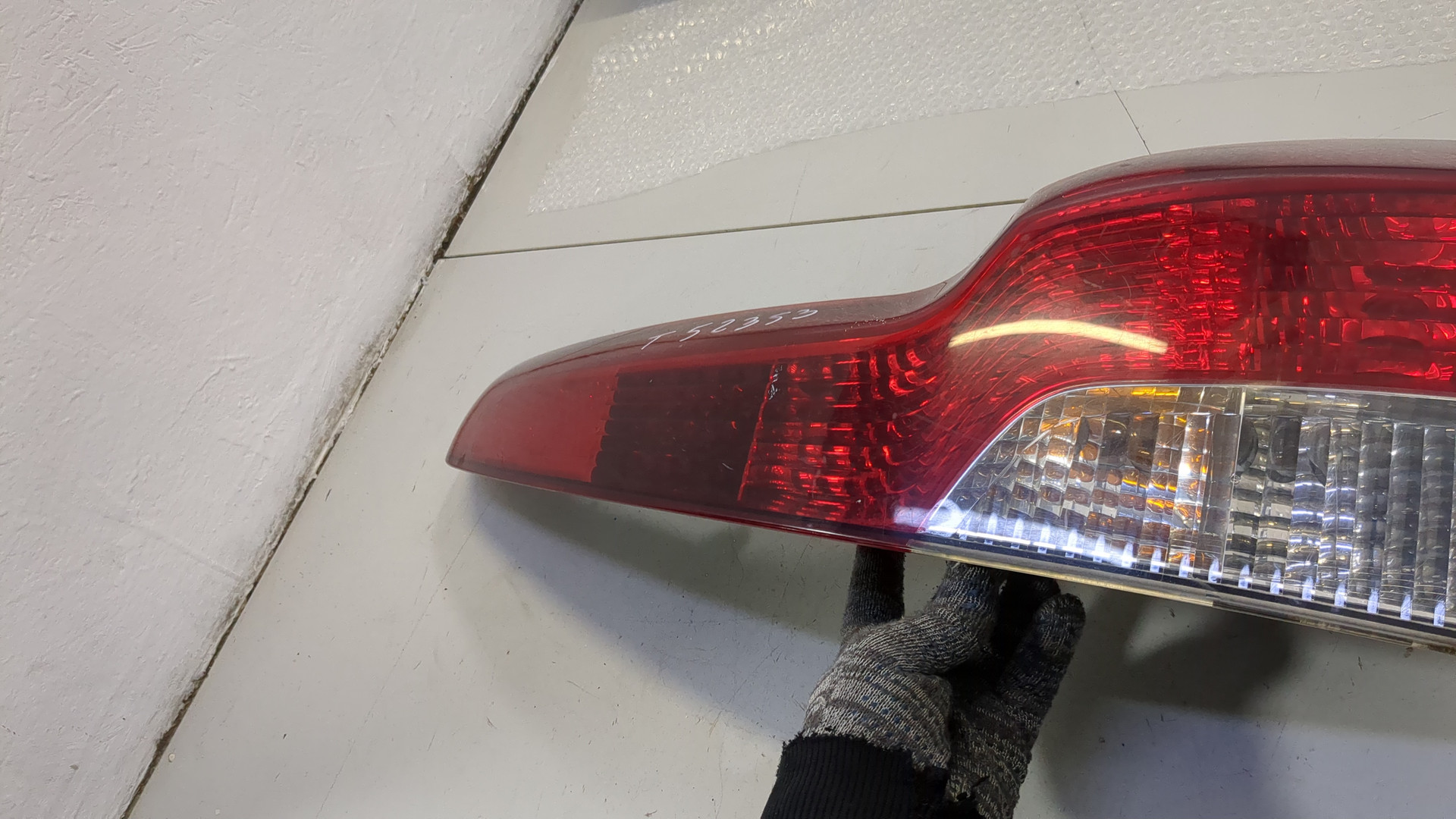 Фонарь задний правый