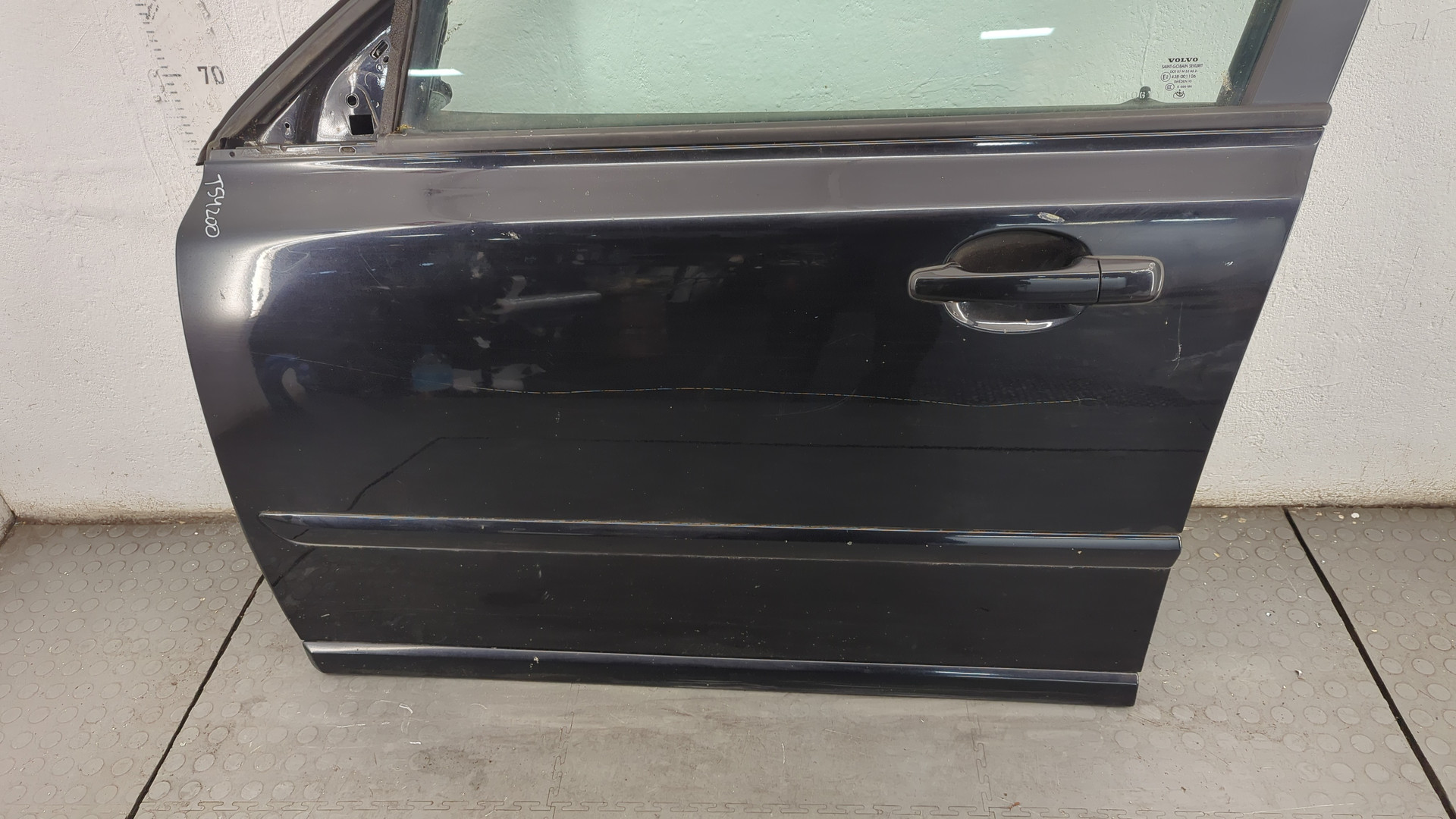 Дверь передняя левая