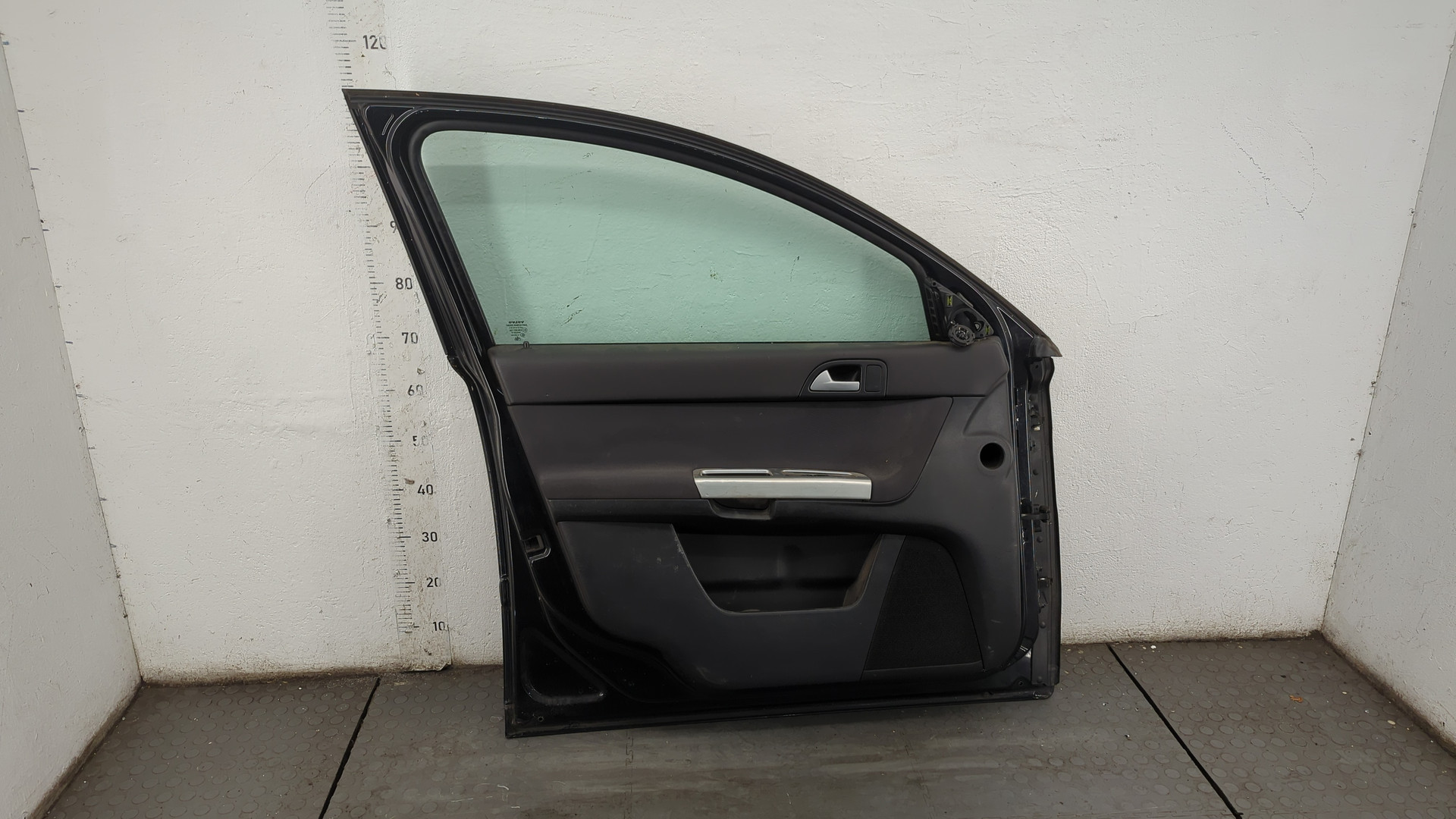 Дверь передняя левая