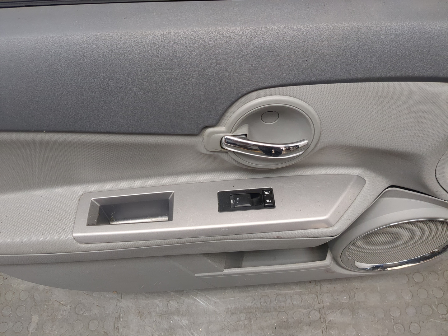 Дверь передняя левая