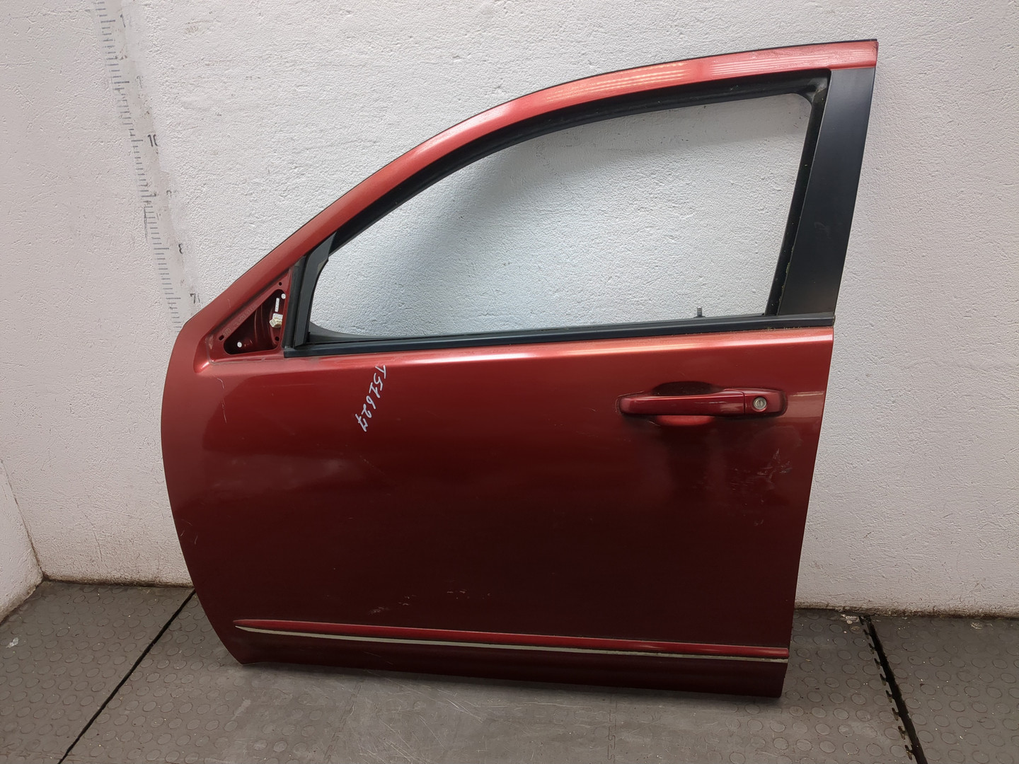 Дверь передняя левая