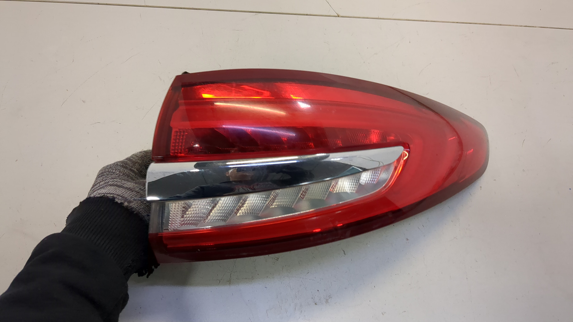 Фонарь задний правый