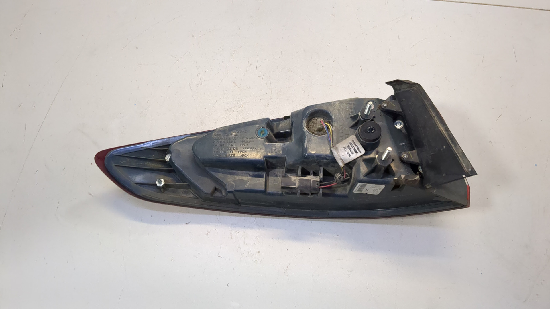 Фонарь задний правый