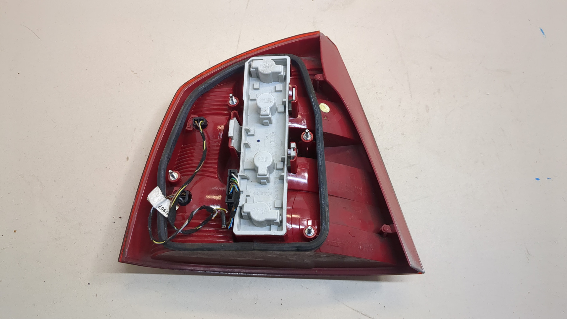 Фонарь задний правый