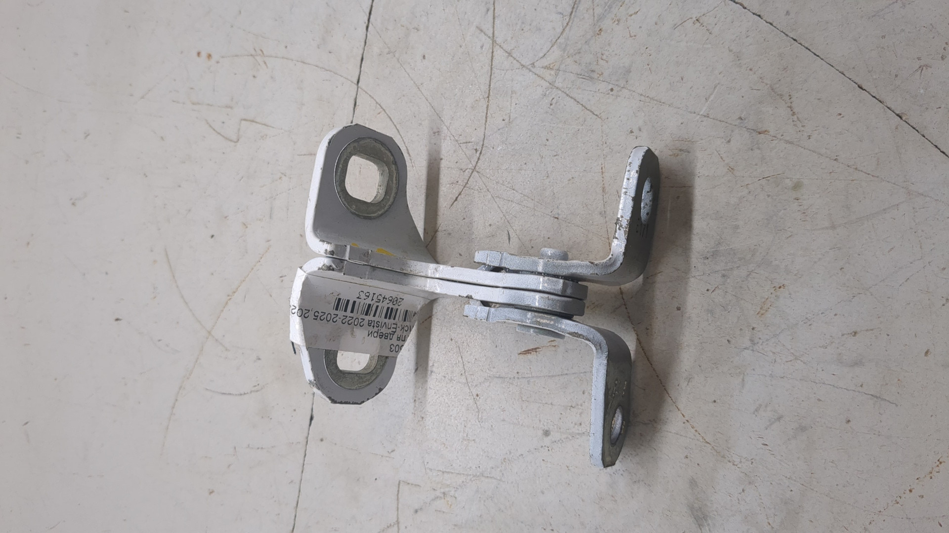 Петля двери