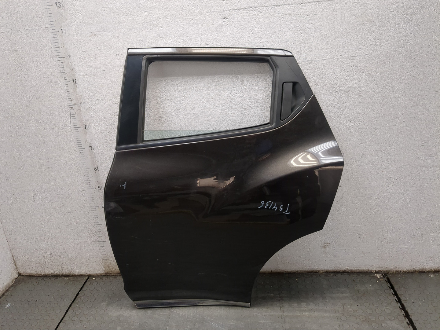 Дверь задняя левая