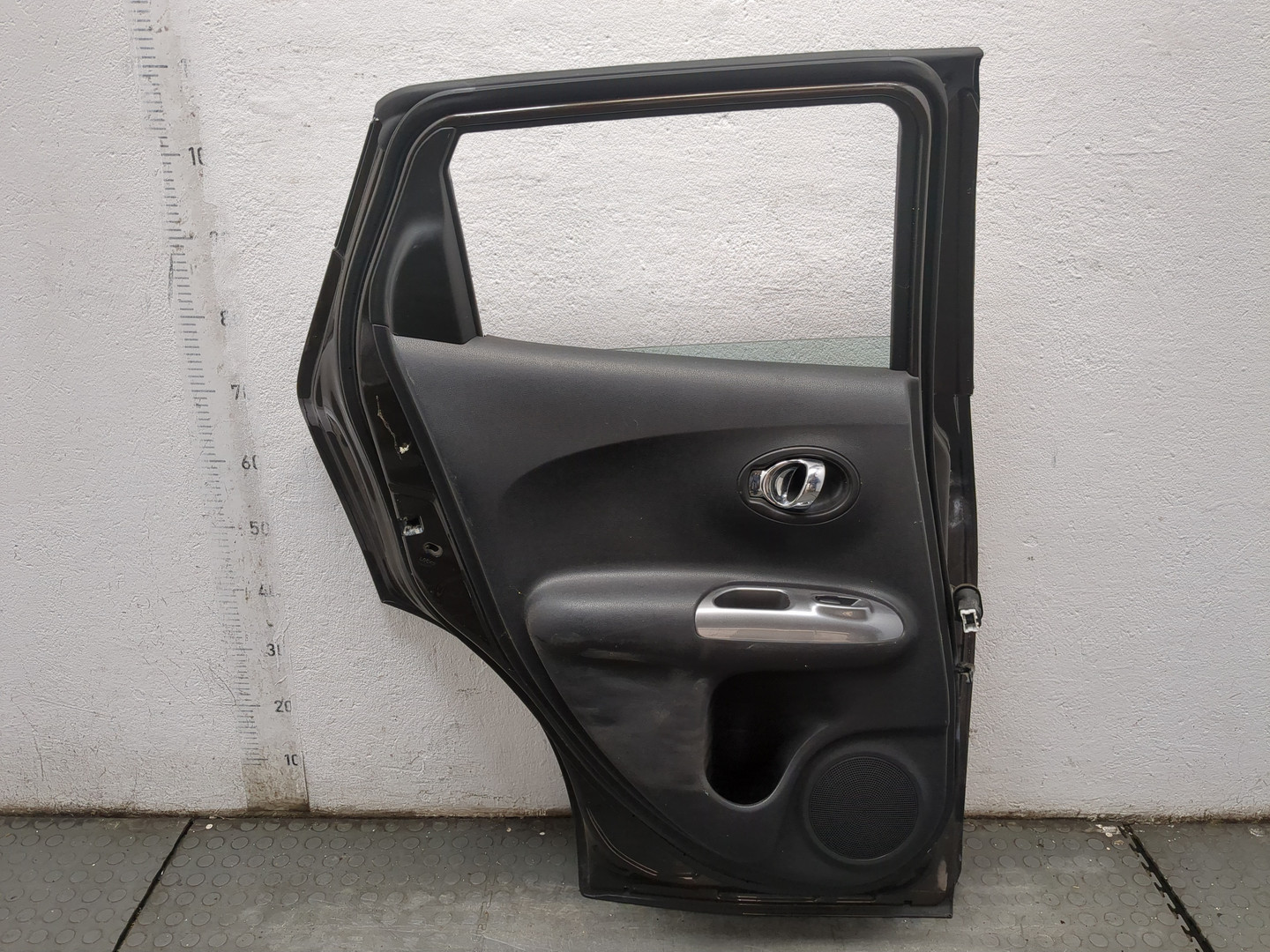 Дверь задняя левая