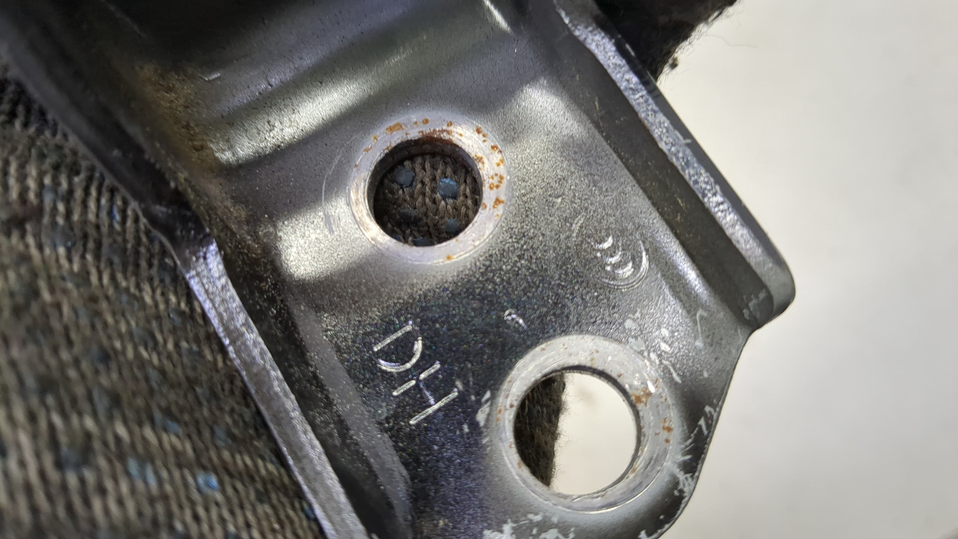 Петля двери