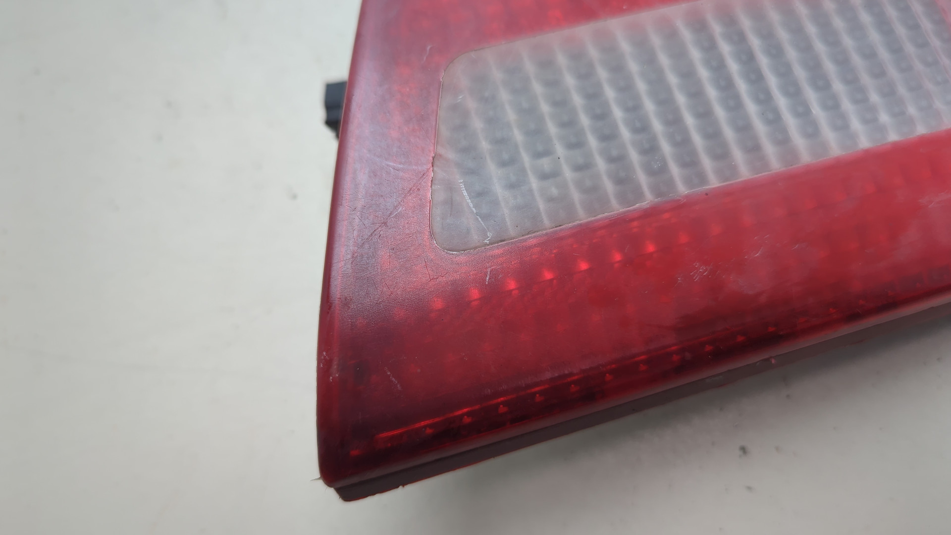 Фонарь задний внутренний левый