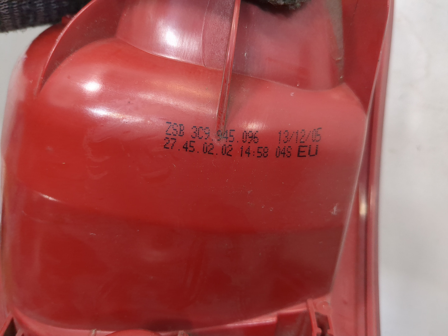 Фонарь задний правый