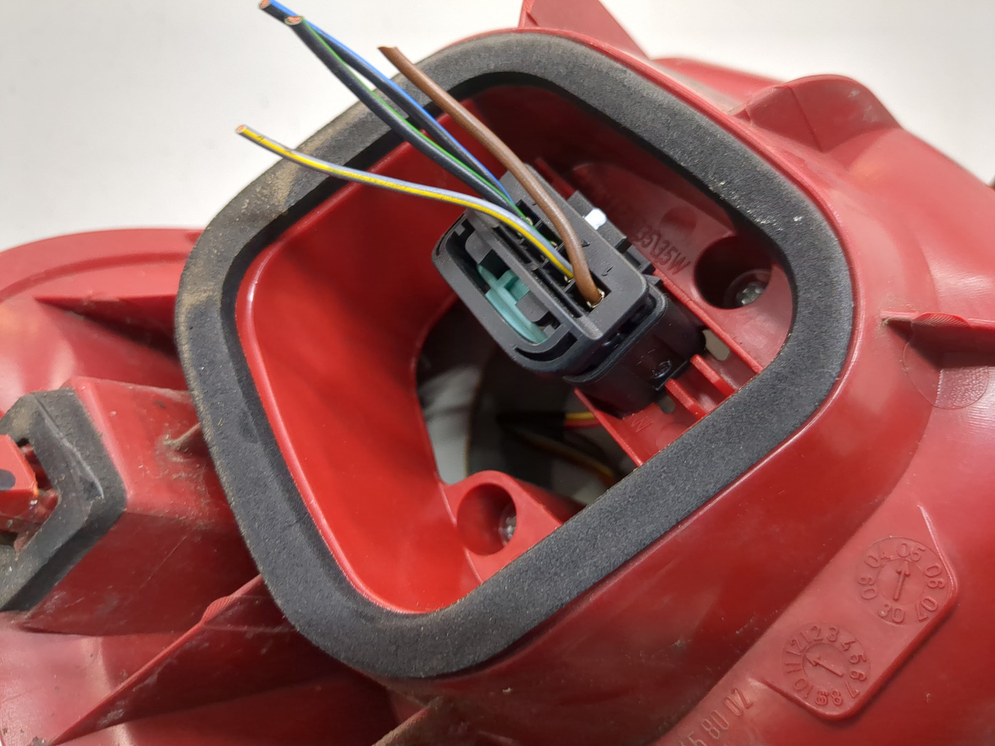 Фонарь задний правый