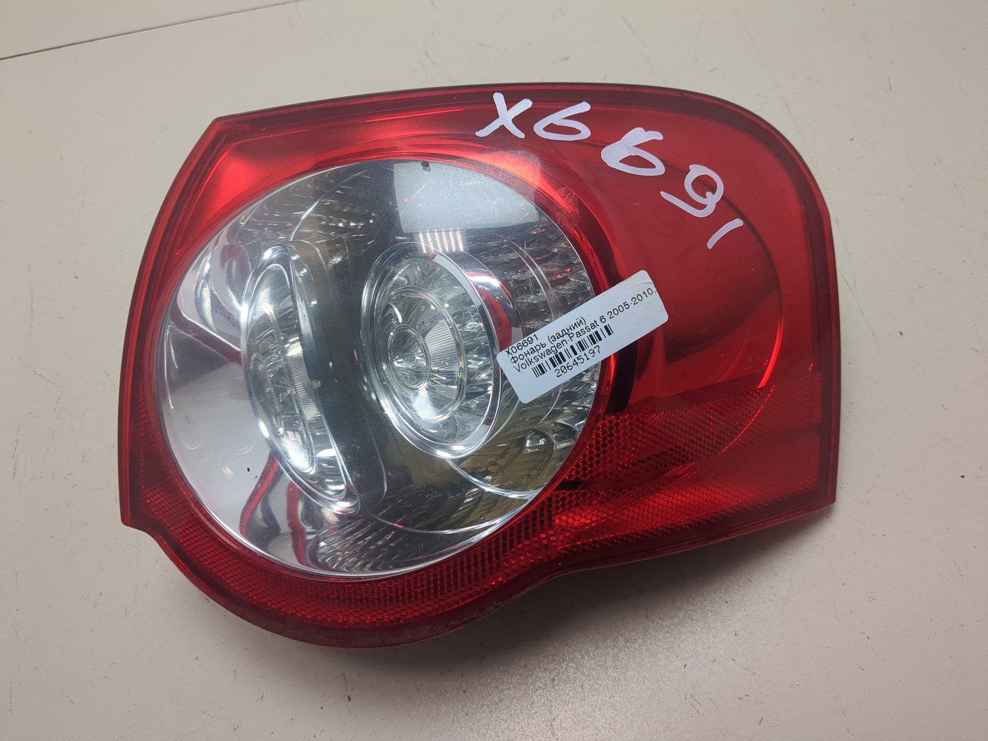 Фонарь задний правый