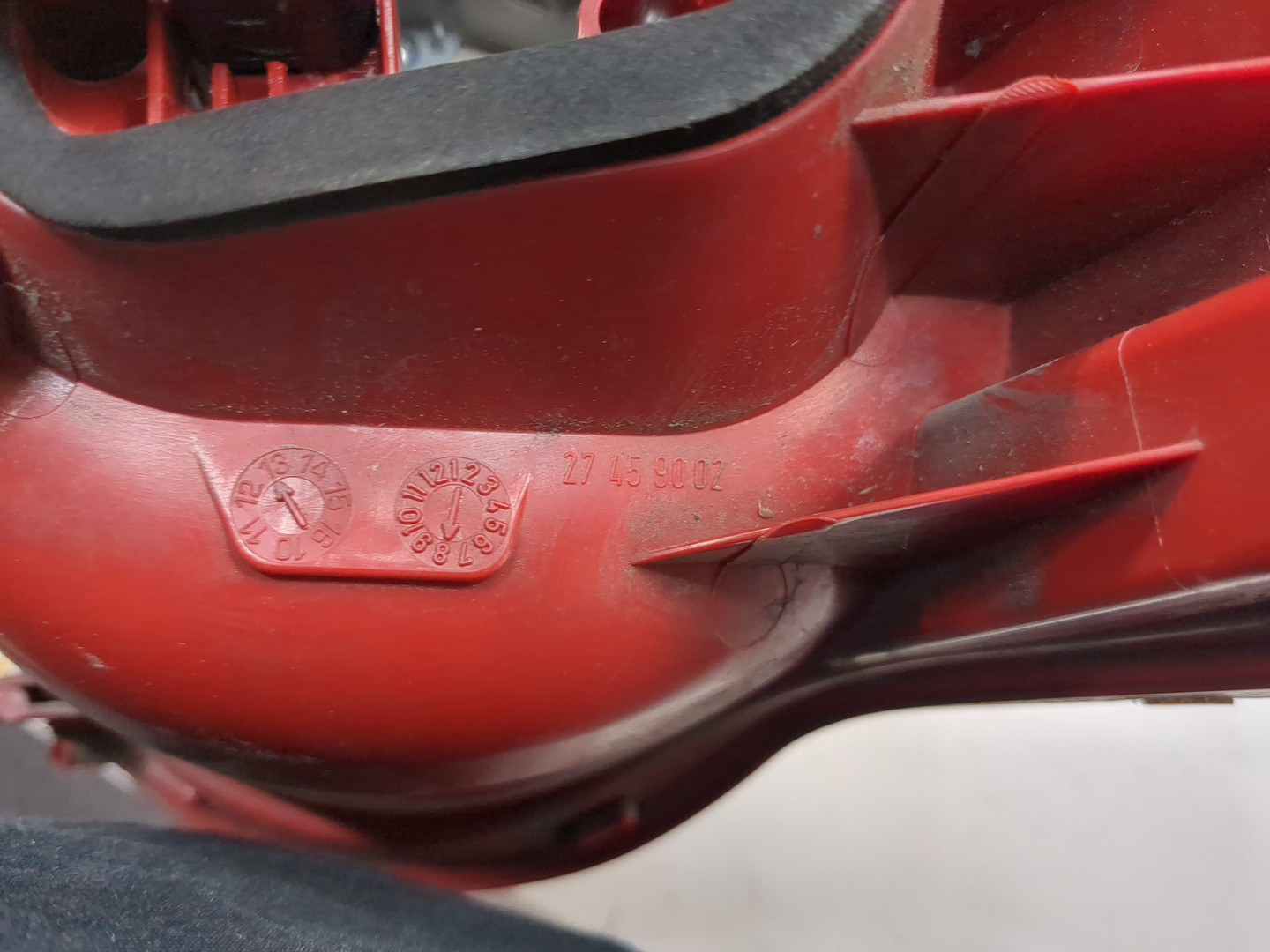 Фонарь задний левый