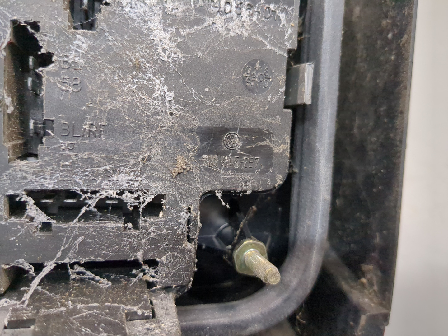 Фонарь задний левый