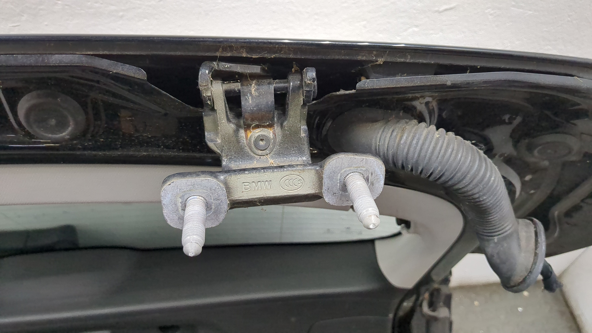 Дверь багажника