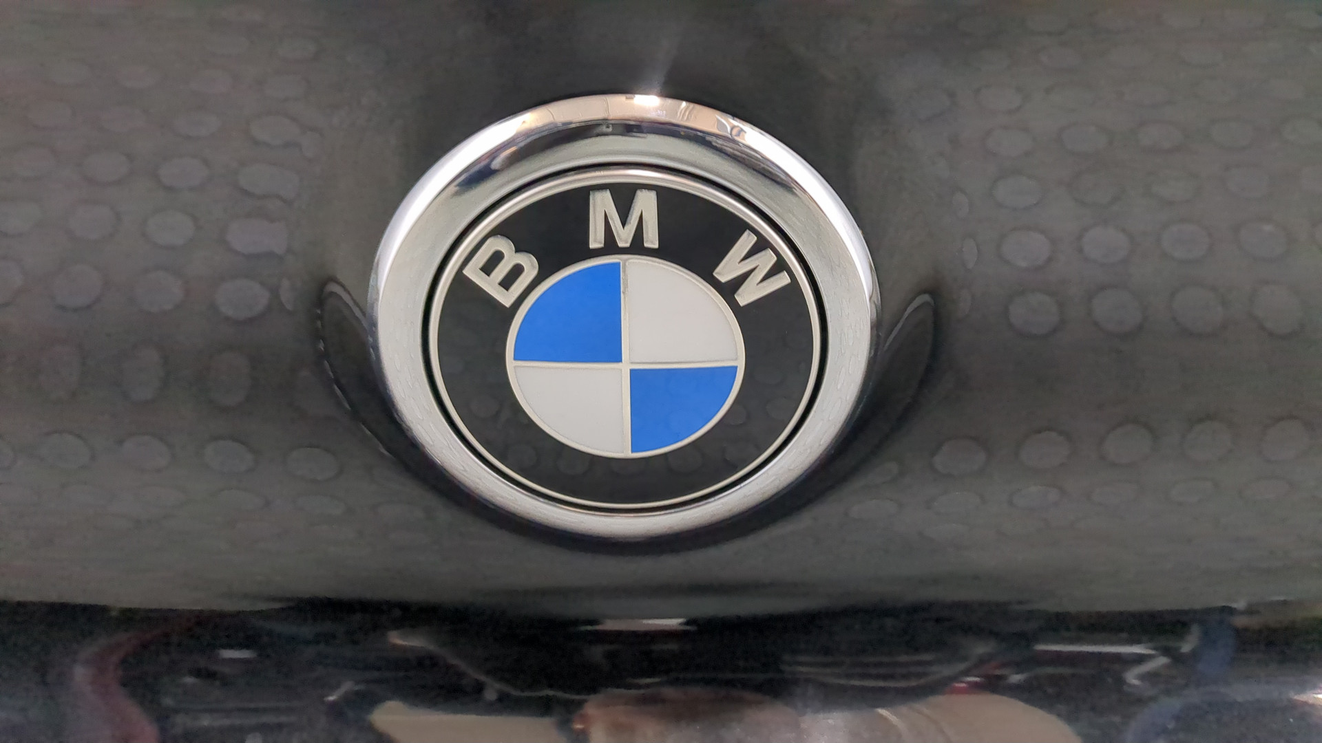 Дверь багажника