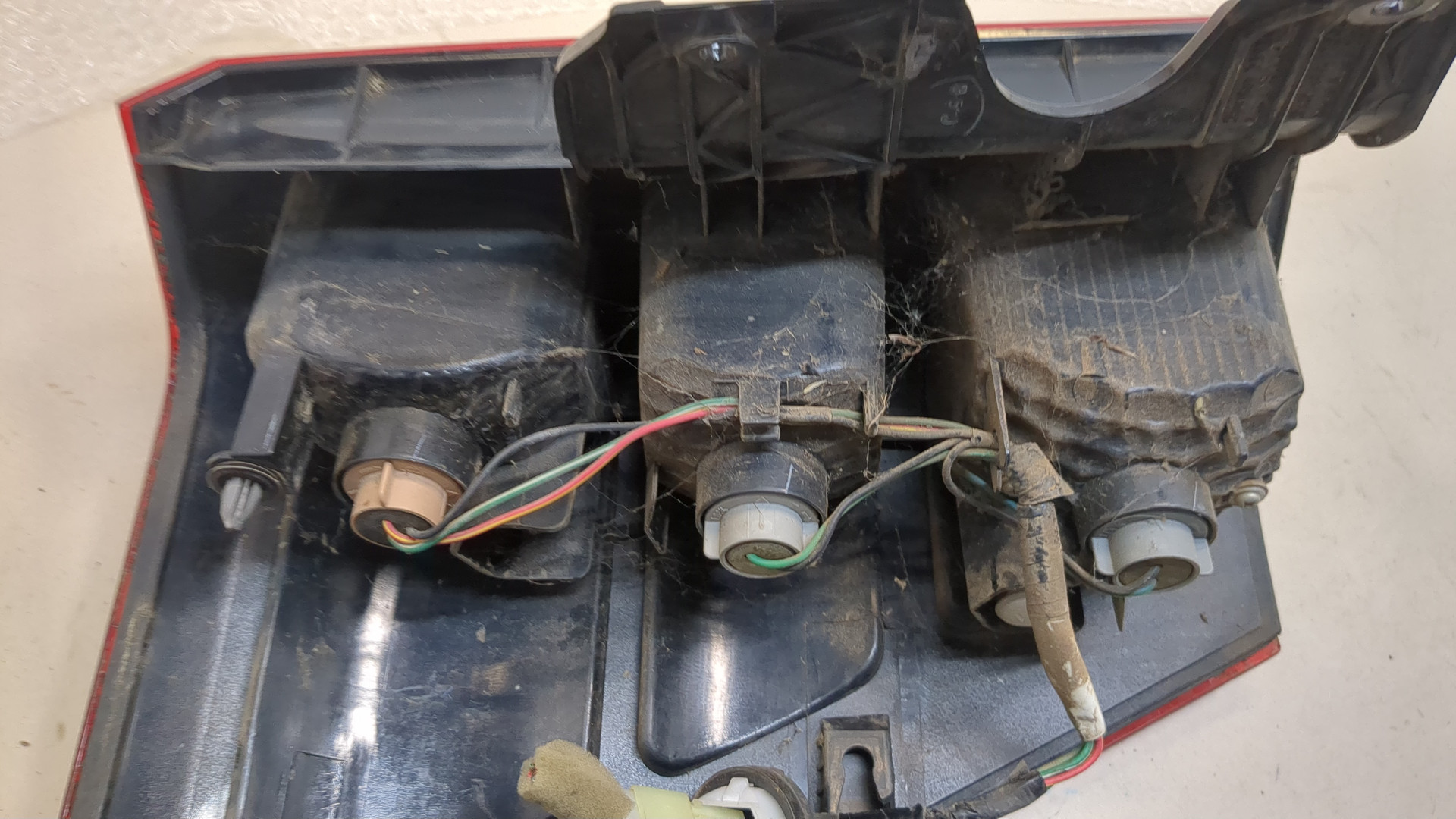 Фонарь задний правый