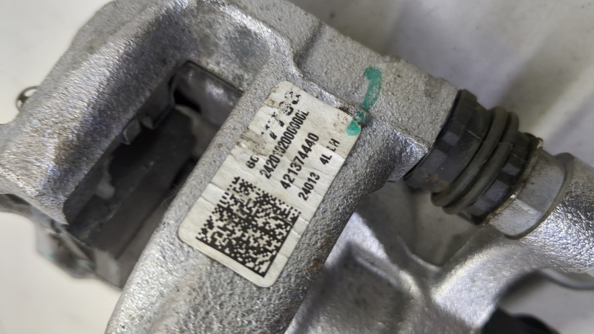 Суппорт задний левый