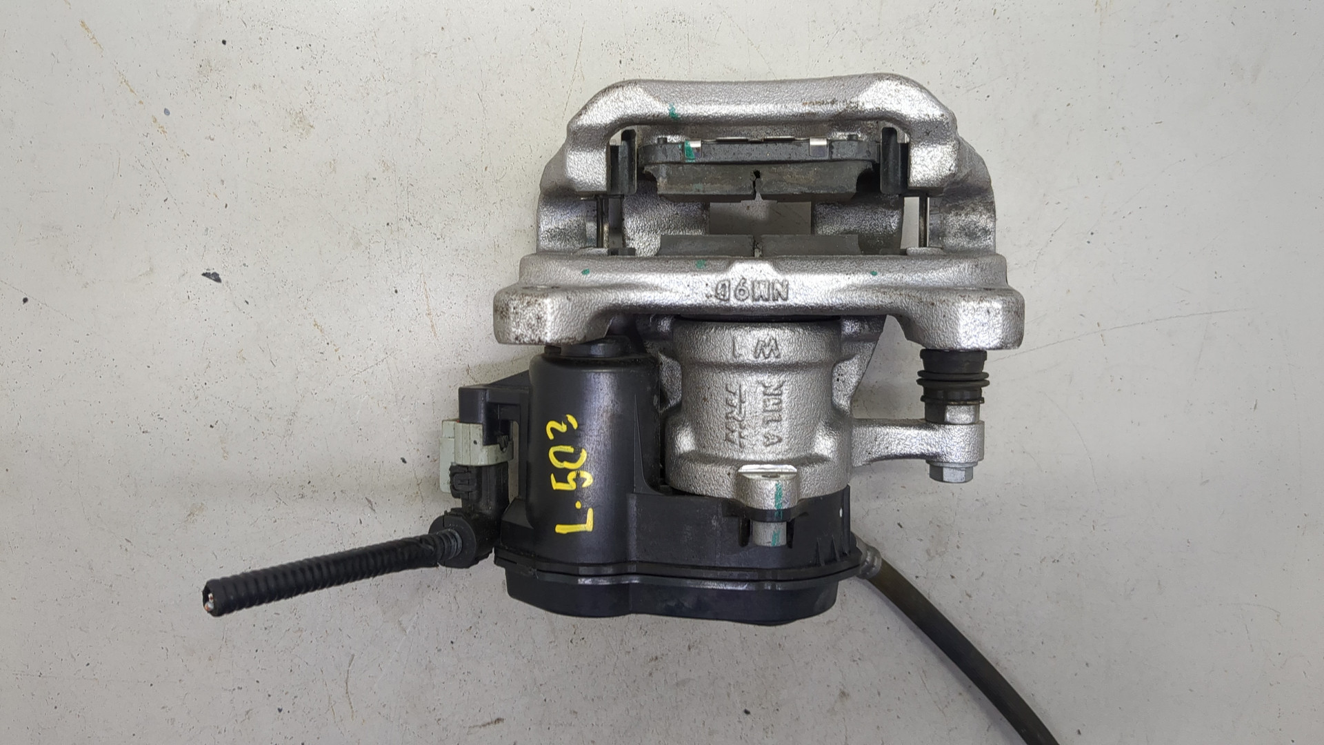 Суппорт задний левый